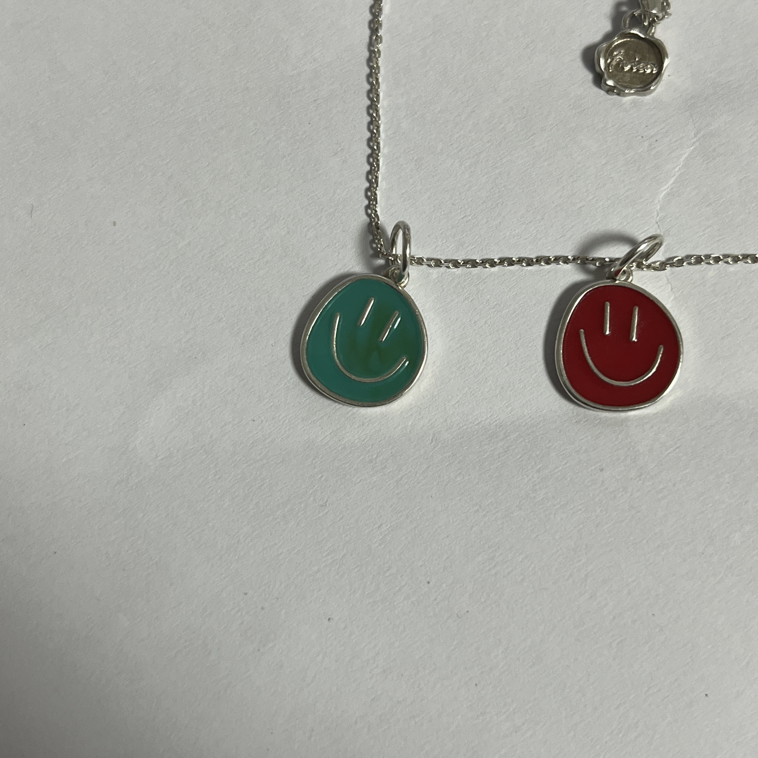 Frica Emo - Smile Necklace Silver 착용 스타일 - 3