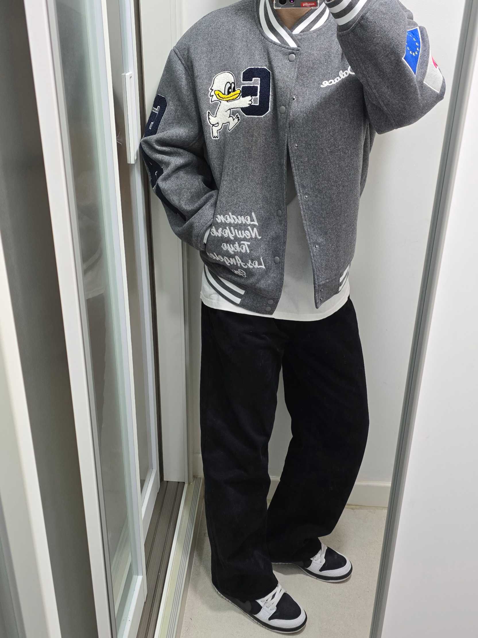 Palace x Gap Varsity Jacket Grey - 24SS, Nike x Tightbooth SB Dunk Low Pro Black and White 착용 스타일 - 1
