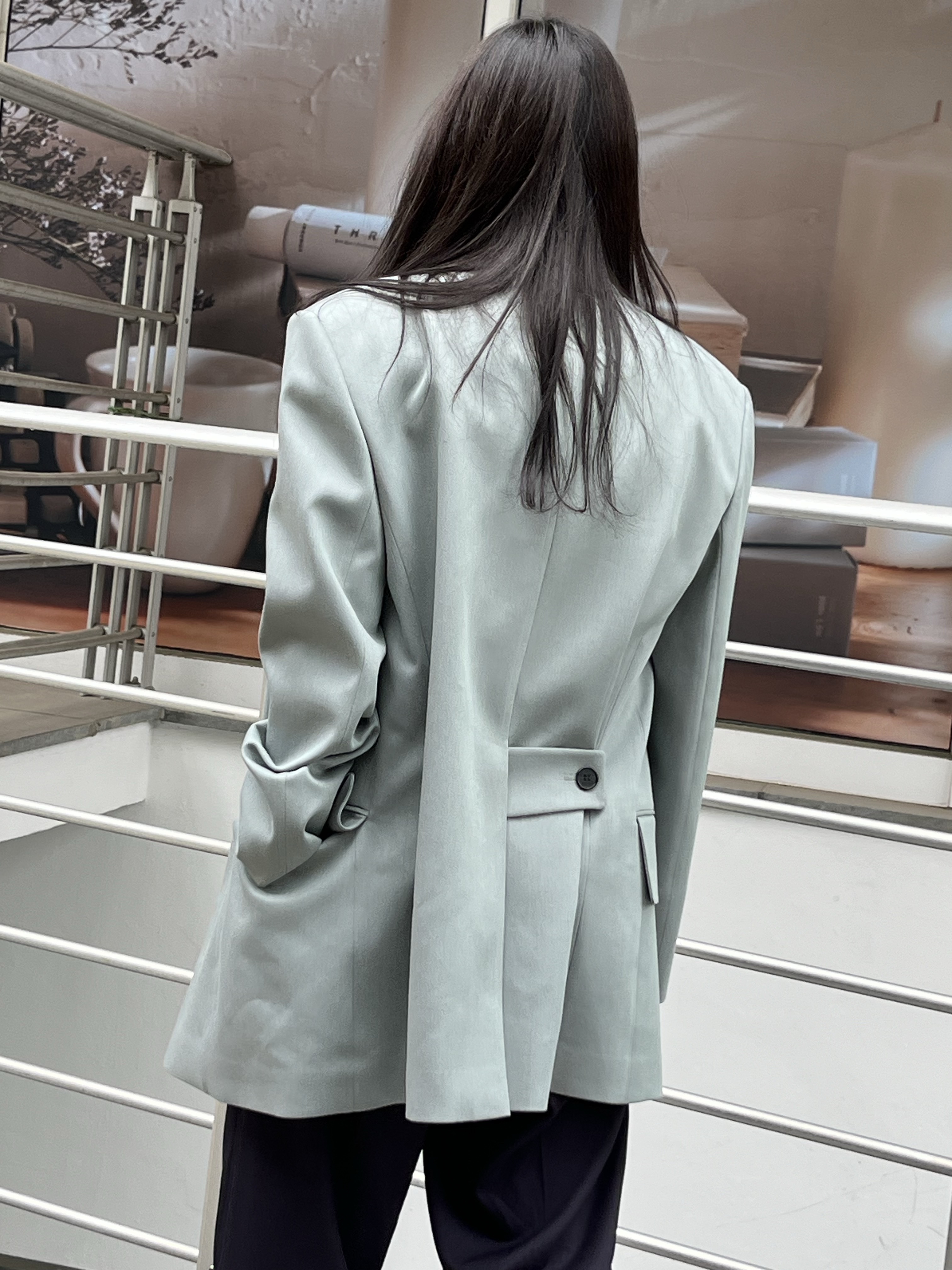 L'H.A.S Oversize 2-Tone Buttonless Jacket - Mint 착용 스타일 - 1