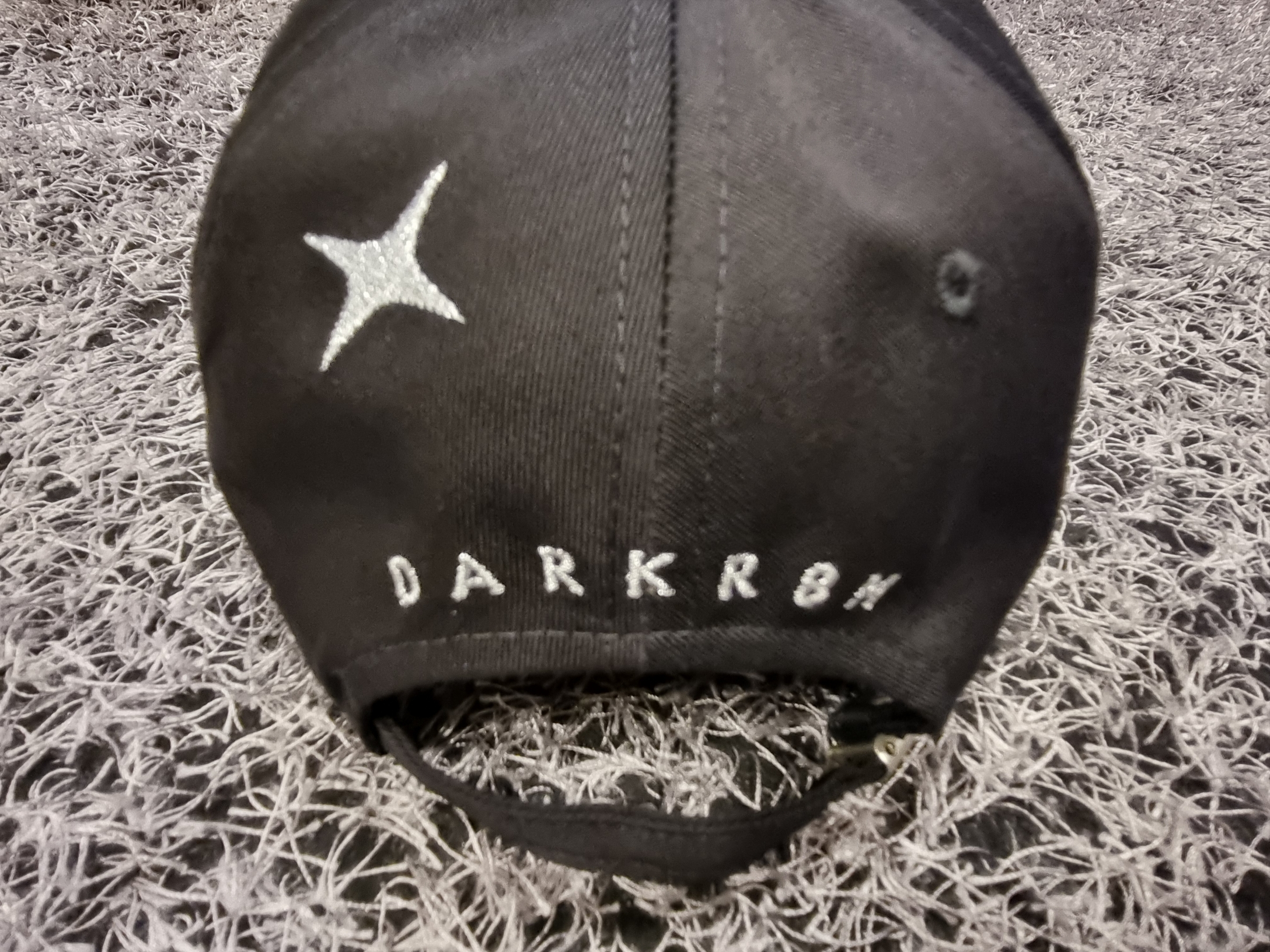 Darkr8m Studio x Kian84 WOOkimyung Ball Cap Black 착용 스타일 - 2