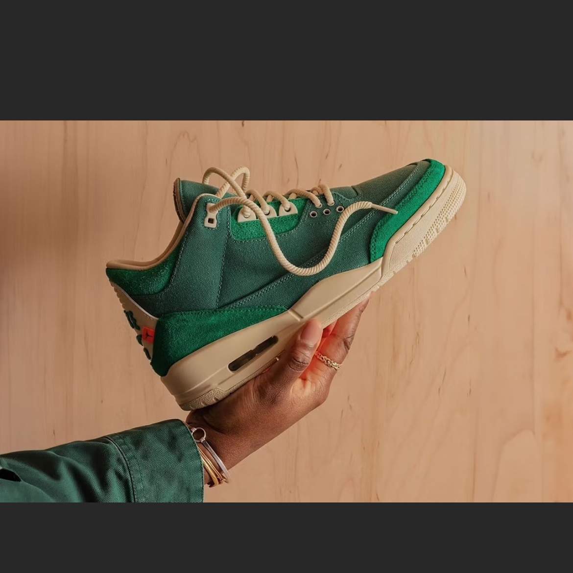 (W) Jordan 2 x Nina Chanel Abney Retro SE White and Gym Red, (W) Jordan 2 x Nina Chanel Abney Retro Low SE White and Malachite 착용 스타일 - 2