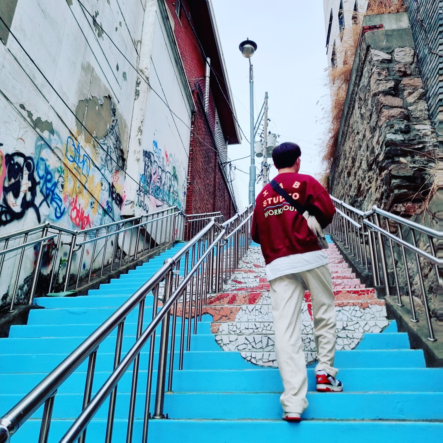 IAB Studio Sweatshirt Burgundy for Worksout - 19FW, New Balance 550 White Red 착용 스타일