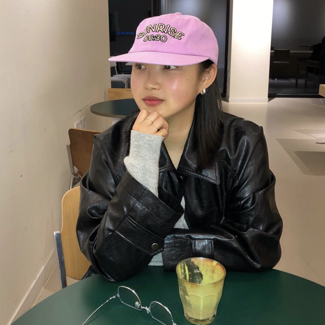 Hello Sunrise Washed Sunrise Time 6Panel Cap Lavender Pink, Hello Sunrise Washed Sunrise Time 6Panel Cap Navy 착용 스타일