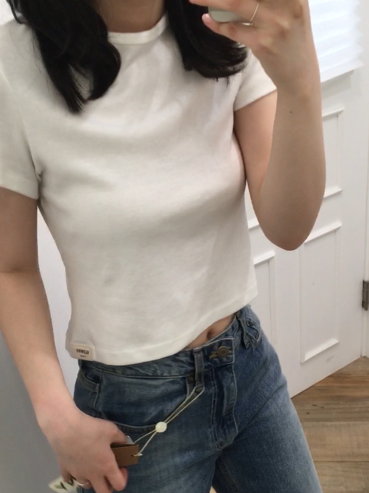 (W) Glowny 93 Mid-Rise Loose Fit Jeans Indigo, (W) Glowny G Baby T-Shirt White 착용 스타일 - 3