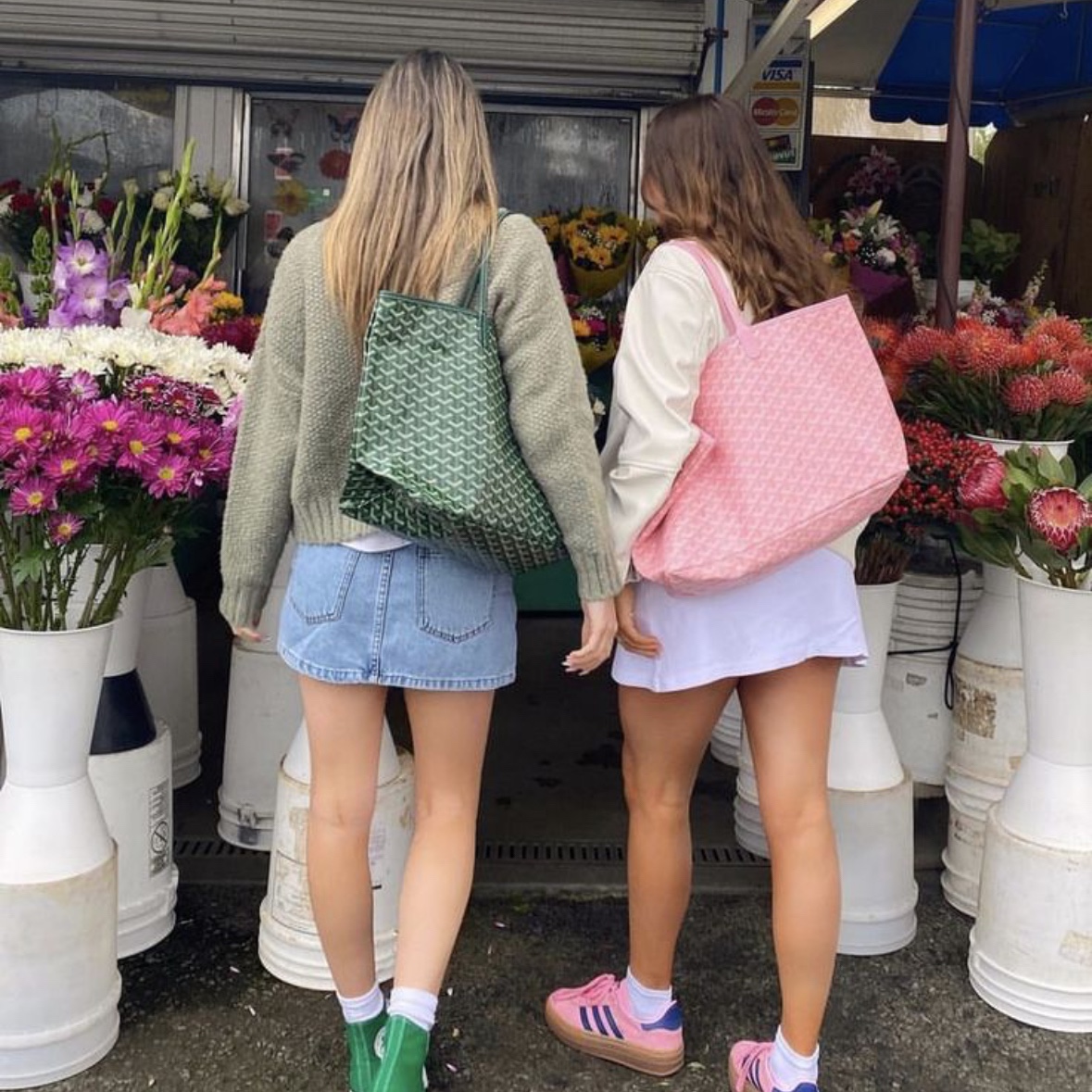 Goyard Saint Louis GM Bag Green, (W) Adidas Gazelle Bold Pink Glow Victory Blue 착용 스타일 - 1