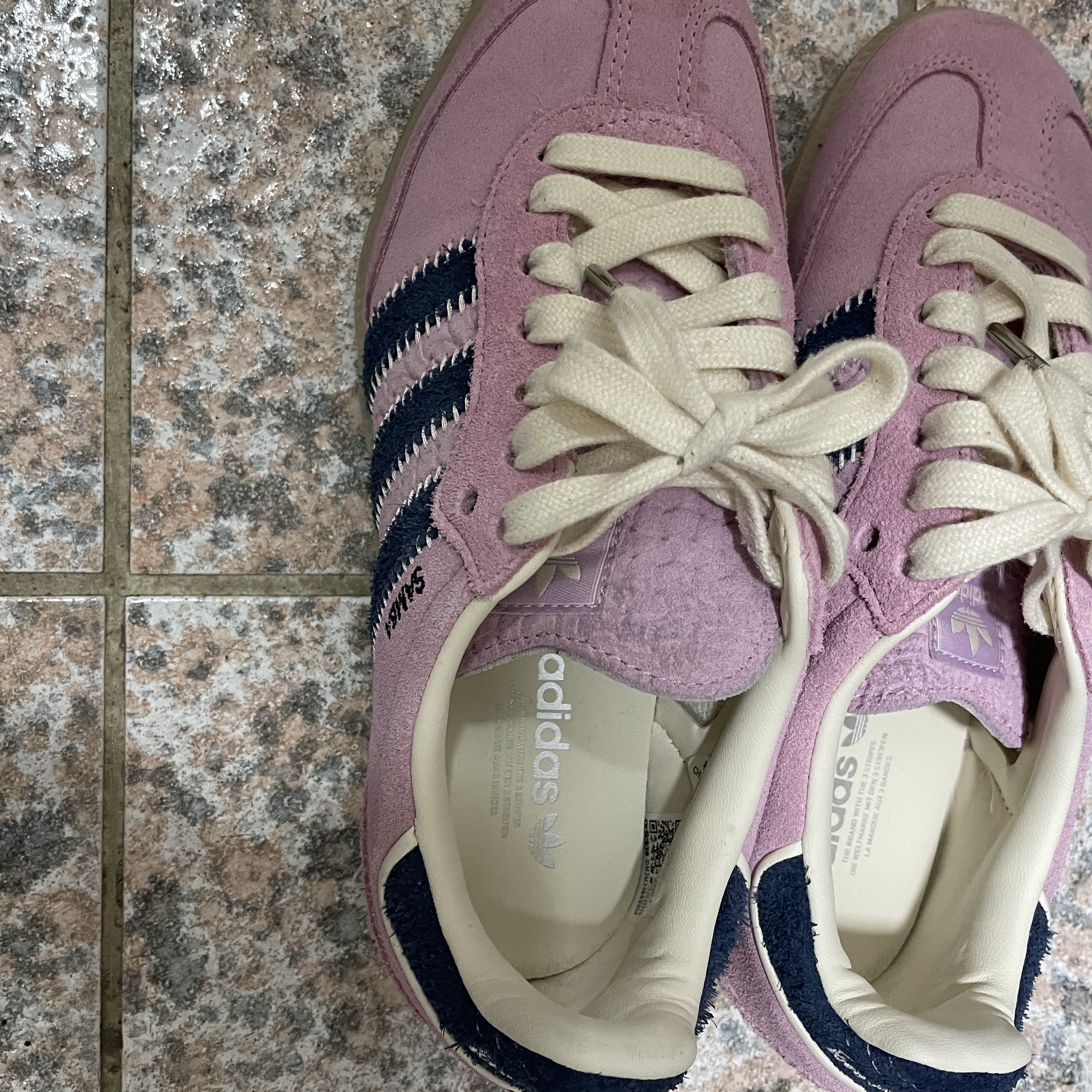 Adidas x Notitle. Samba OG Pink 착용 스타일
