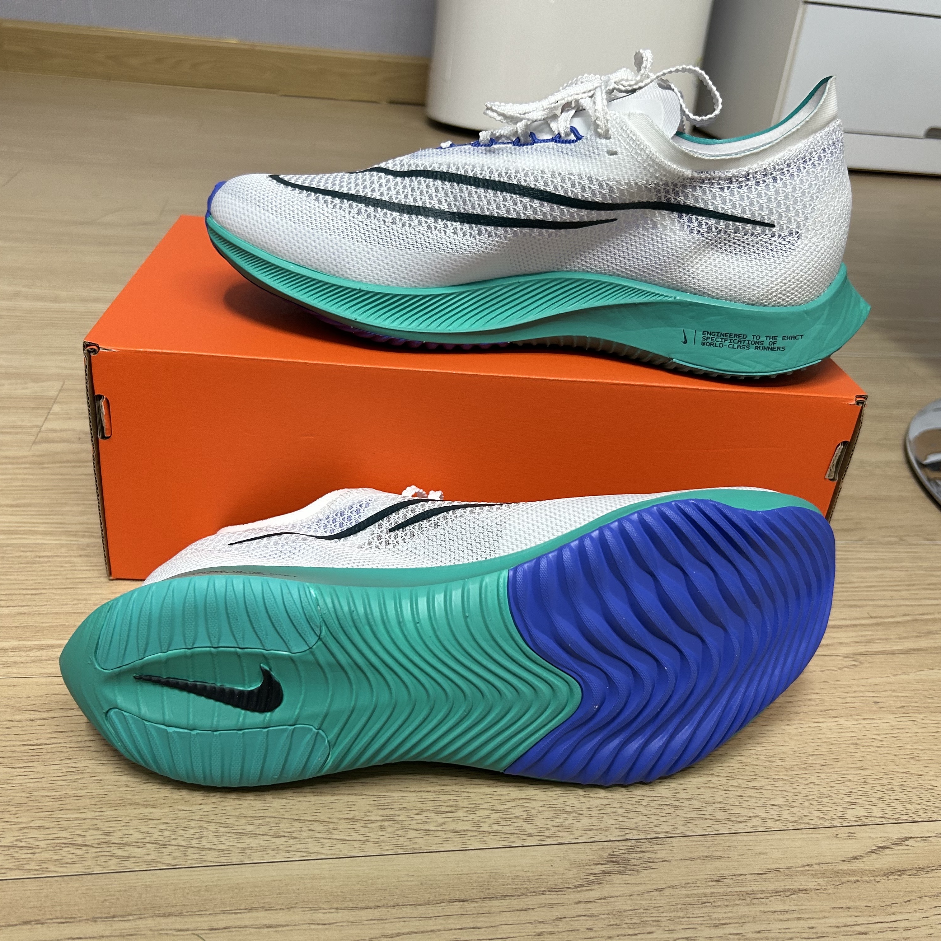 Nike ZoomX Streakfly White Clear Jade 착용 스타일 - 1