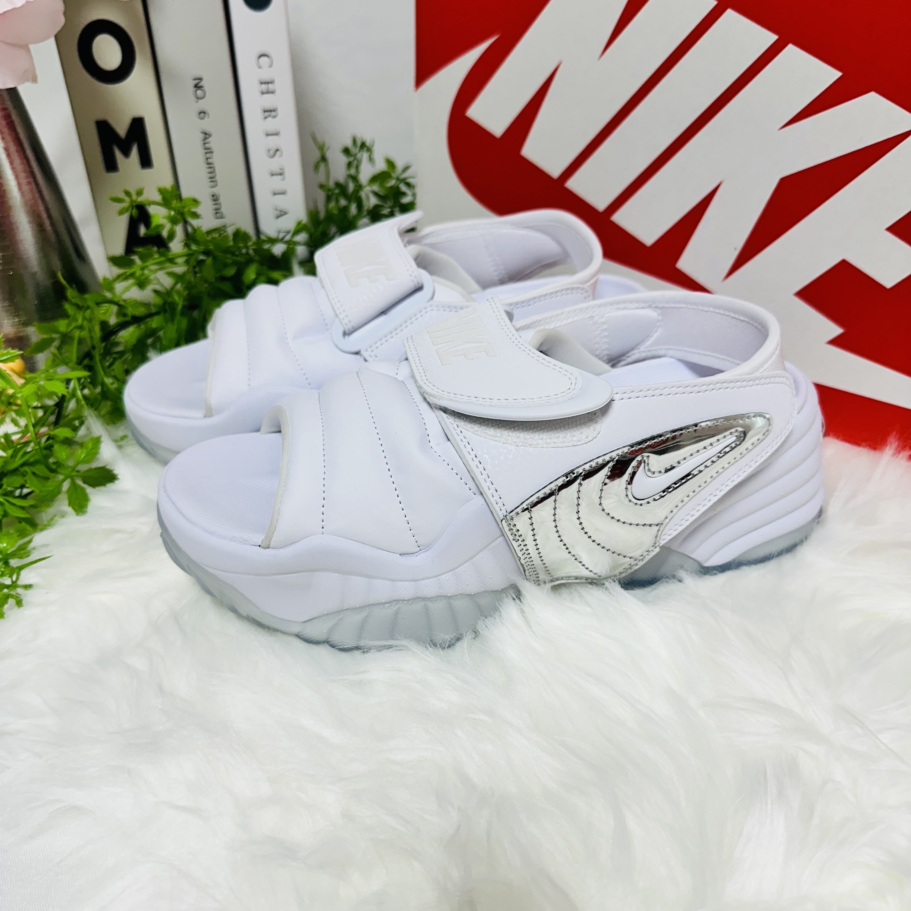 (W) Nike Adjust Force Sandal White 착용 스타일 - 2
