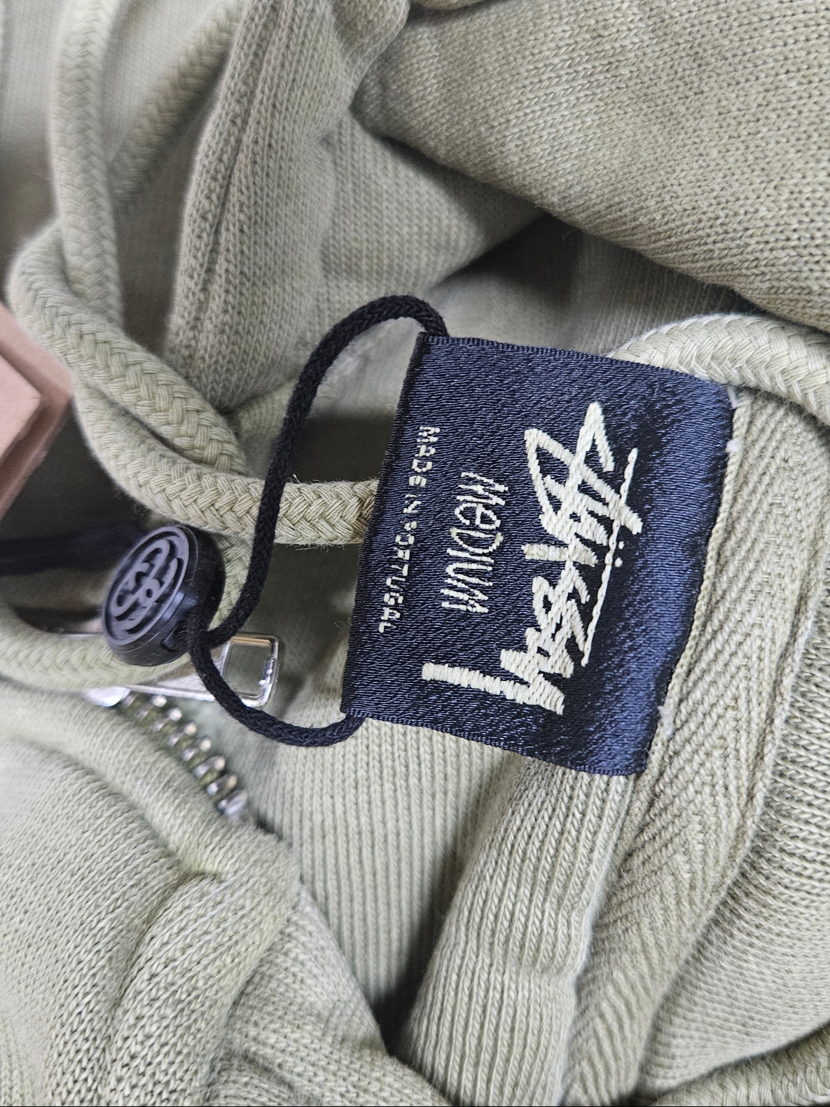 Stussy 8 Ball Pigment Dyed Zip Hoodie Olive 착용 스타일 - 2