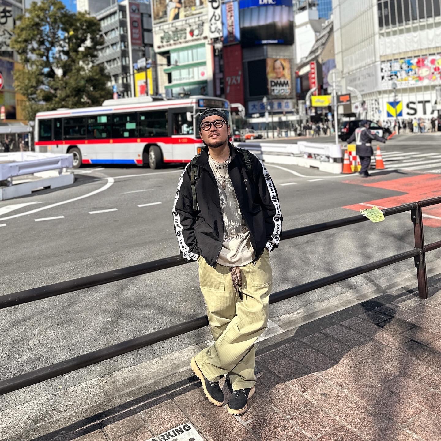 Saint Mxxxxxx Track Jacket Side Tape Black - 24SS, Saint Mxxxxxx x Kosuke Kawamura Mother Crew Neck Sweatshirt Grey - 23SS 착용 스타일
