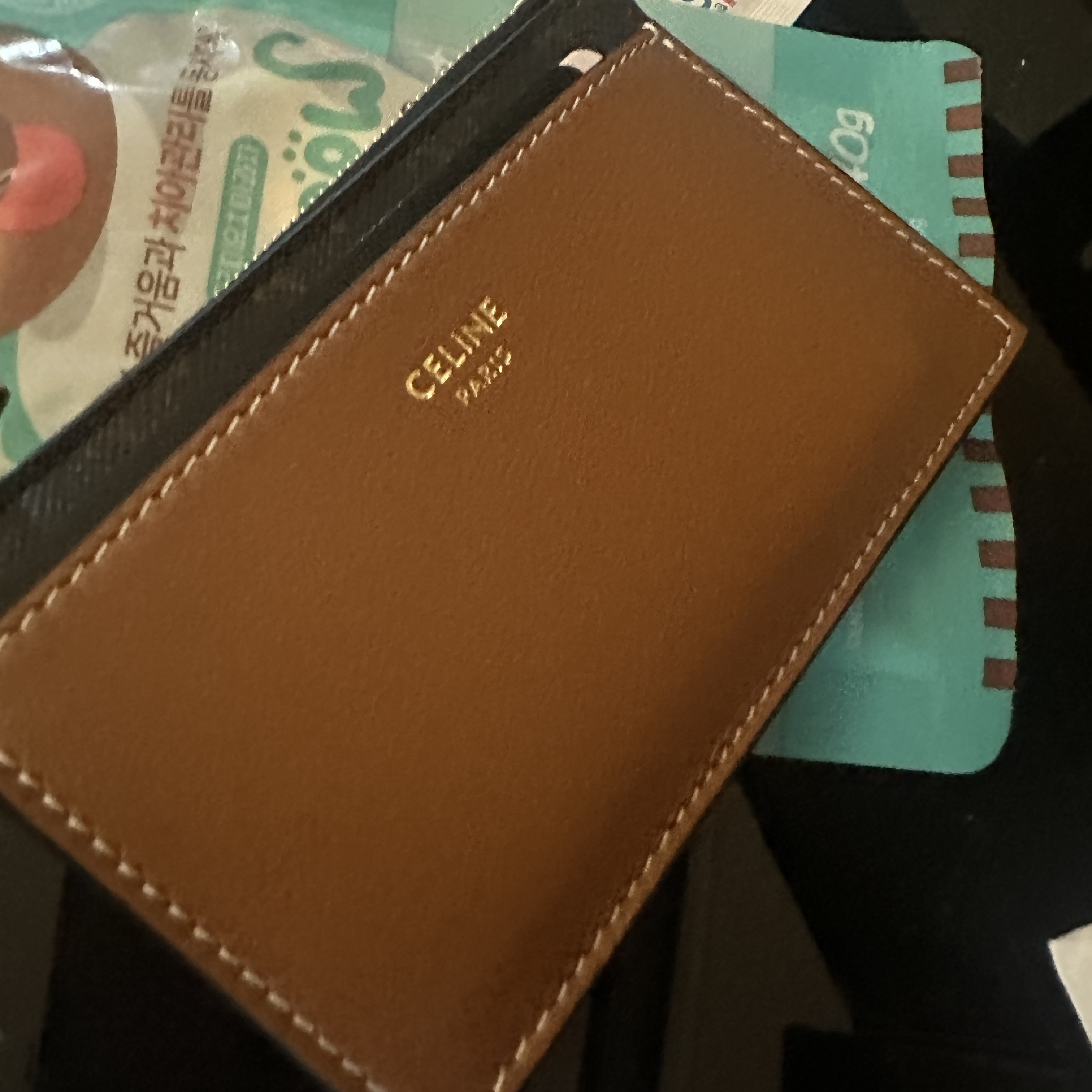 Celine Zipped Card Holder in Triomphe Canvas and Lambskin Tan 착용 스타일
