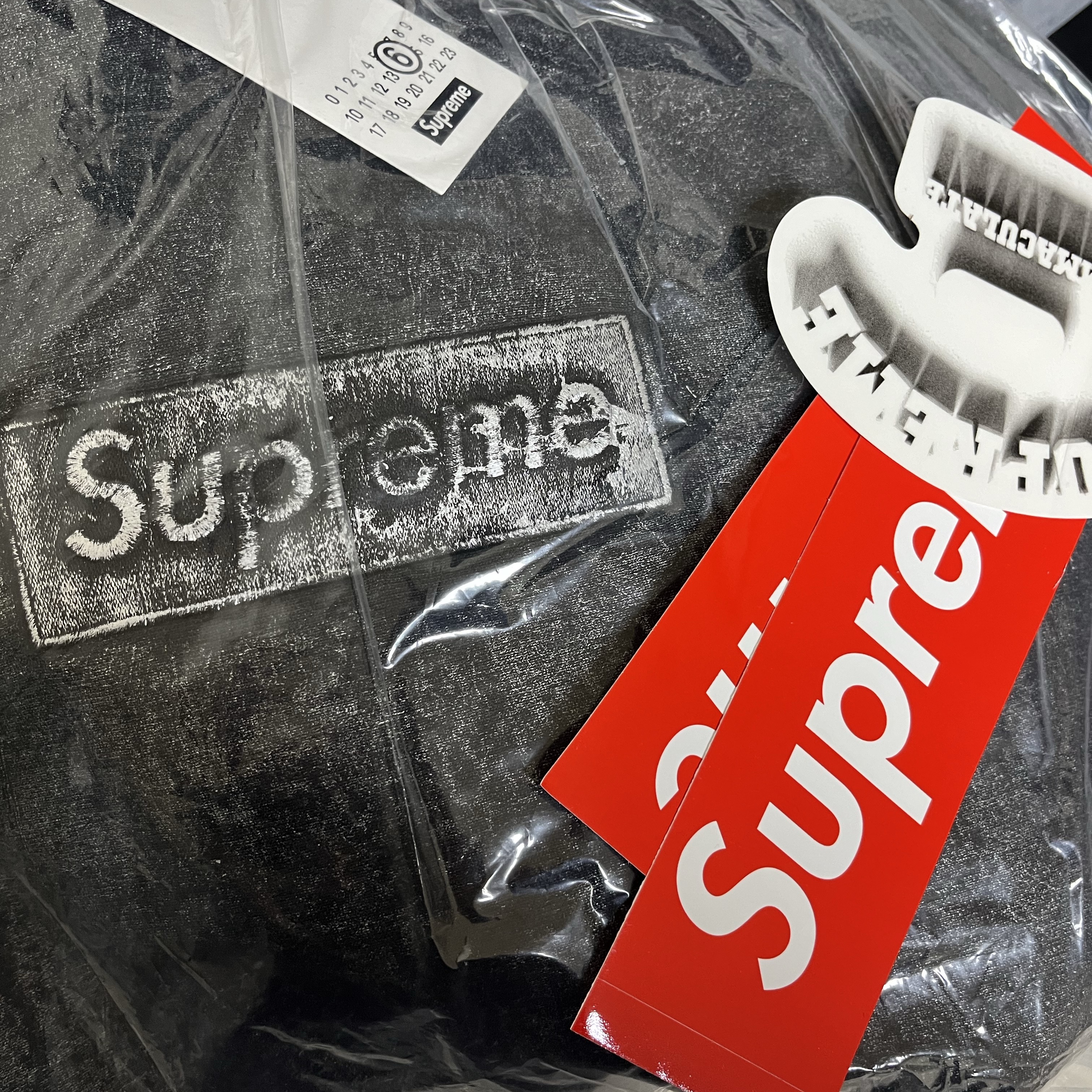 Supreme x MM6 Maison Margiela Foil Box Logo Hooded Sweatshirt Black - 24SS 착용 스타일