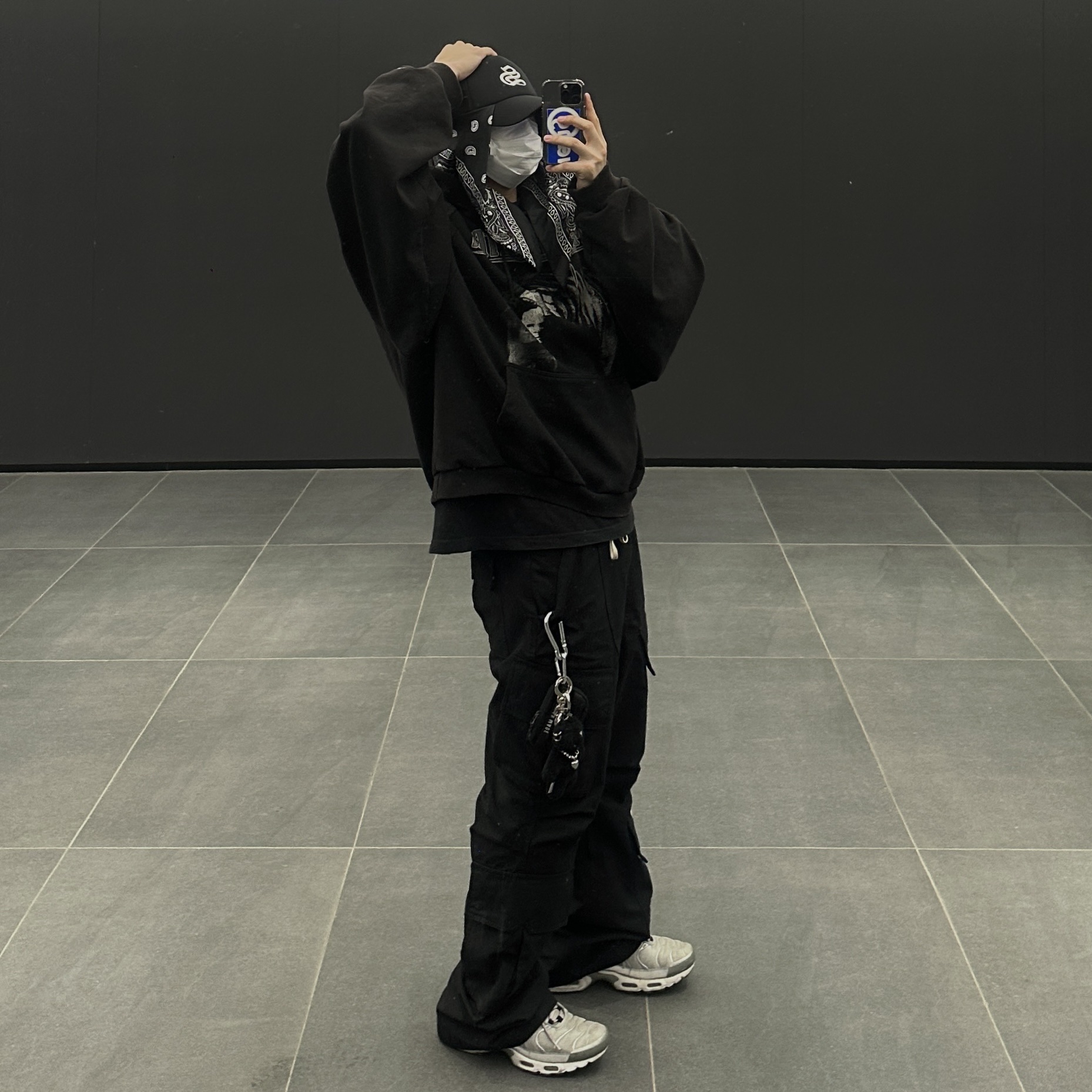 Project G/R Mind Slaughter Vintage Washeed Hoodie Black 착용 스타일 - 2