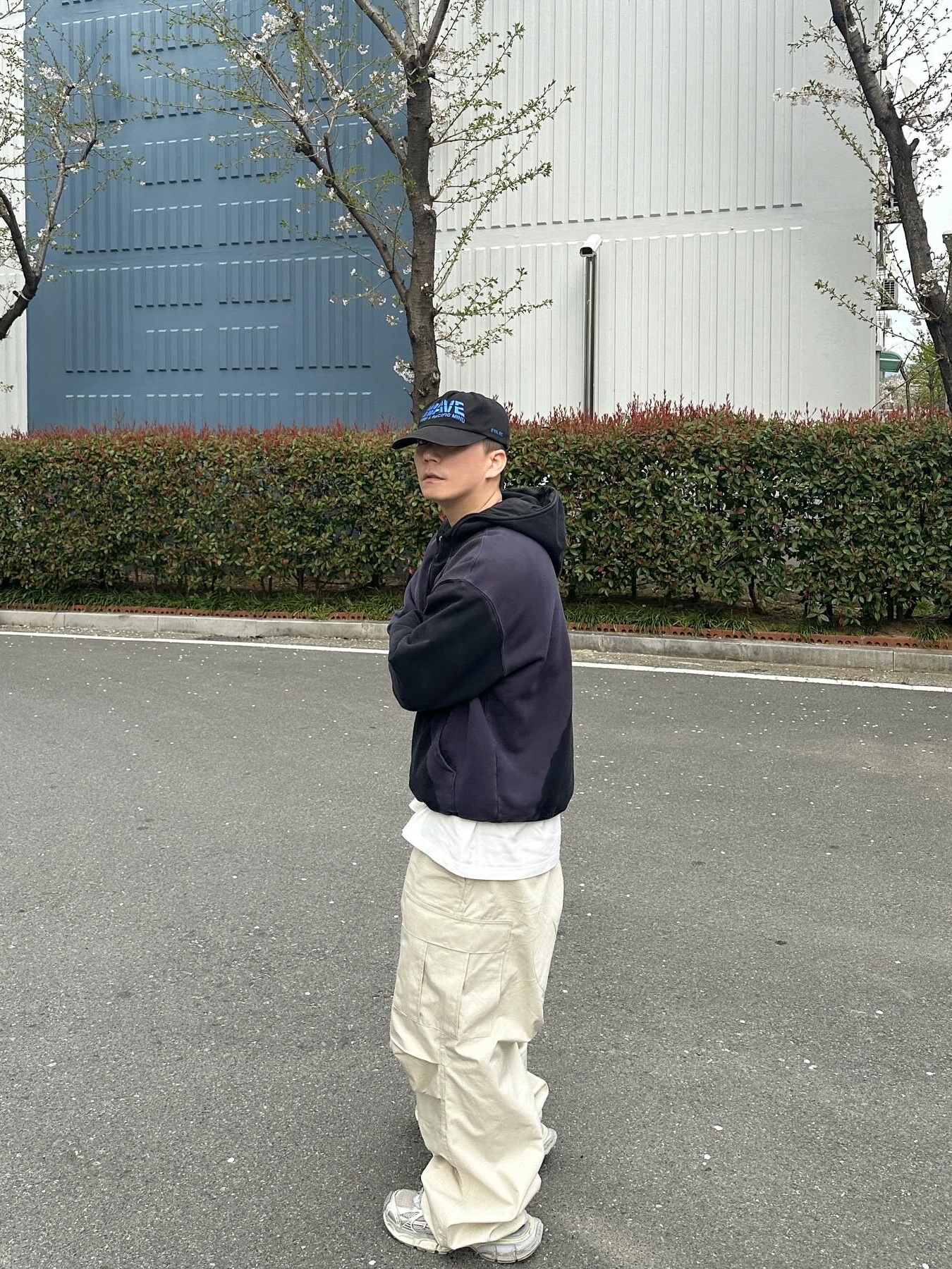 Balenciaga 3XL Sneakers Light Beige 착용 스타일 - 1