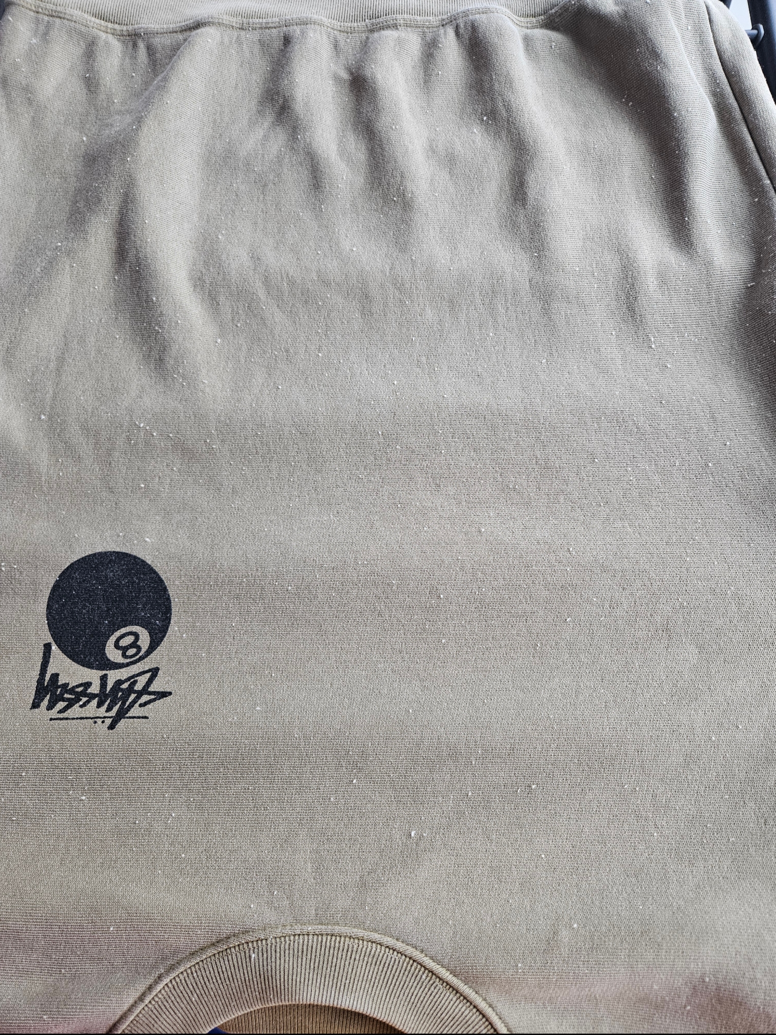 Stussy 8 Ball Crew Pigment Dyed Natural, Stussy 8 Ball Crew Pigment Dyed Black 착용 스타일 - 3