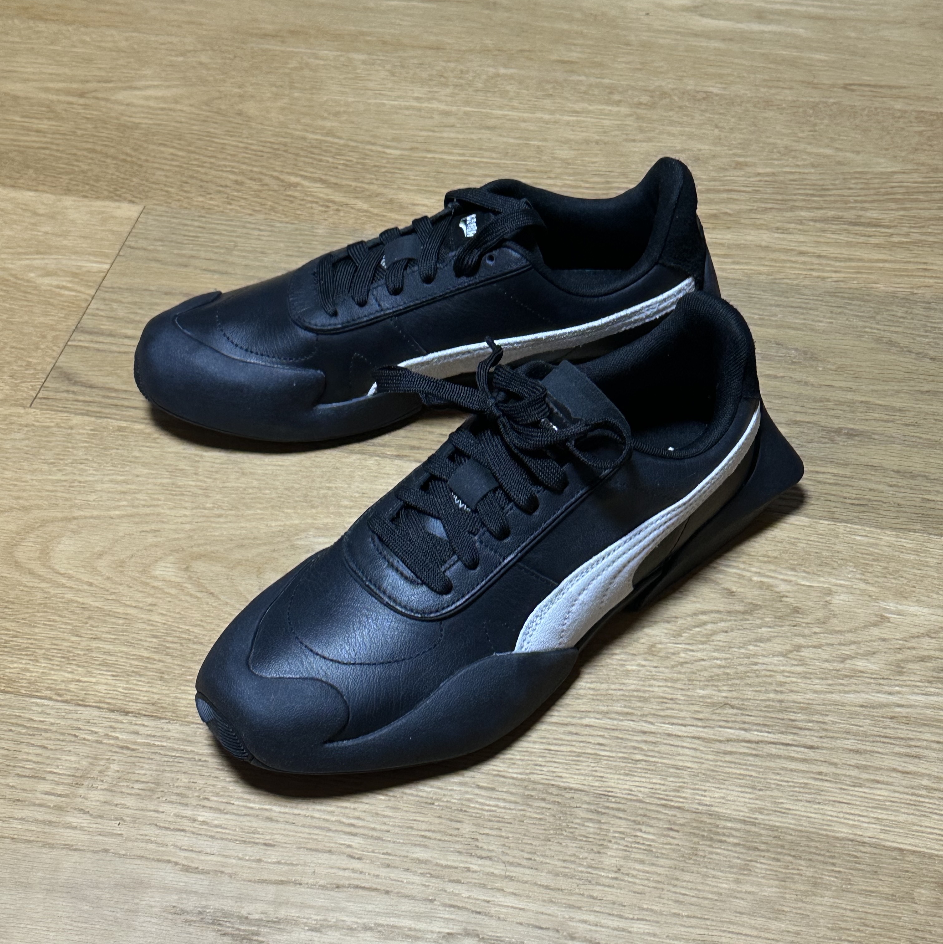 Puma Vaderon Clean Black White 착용 스타일