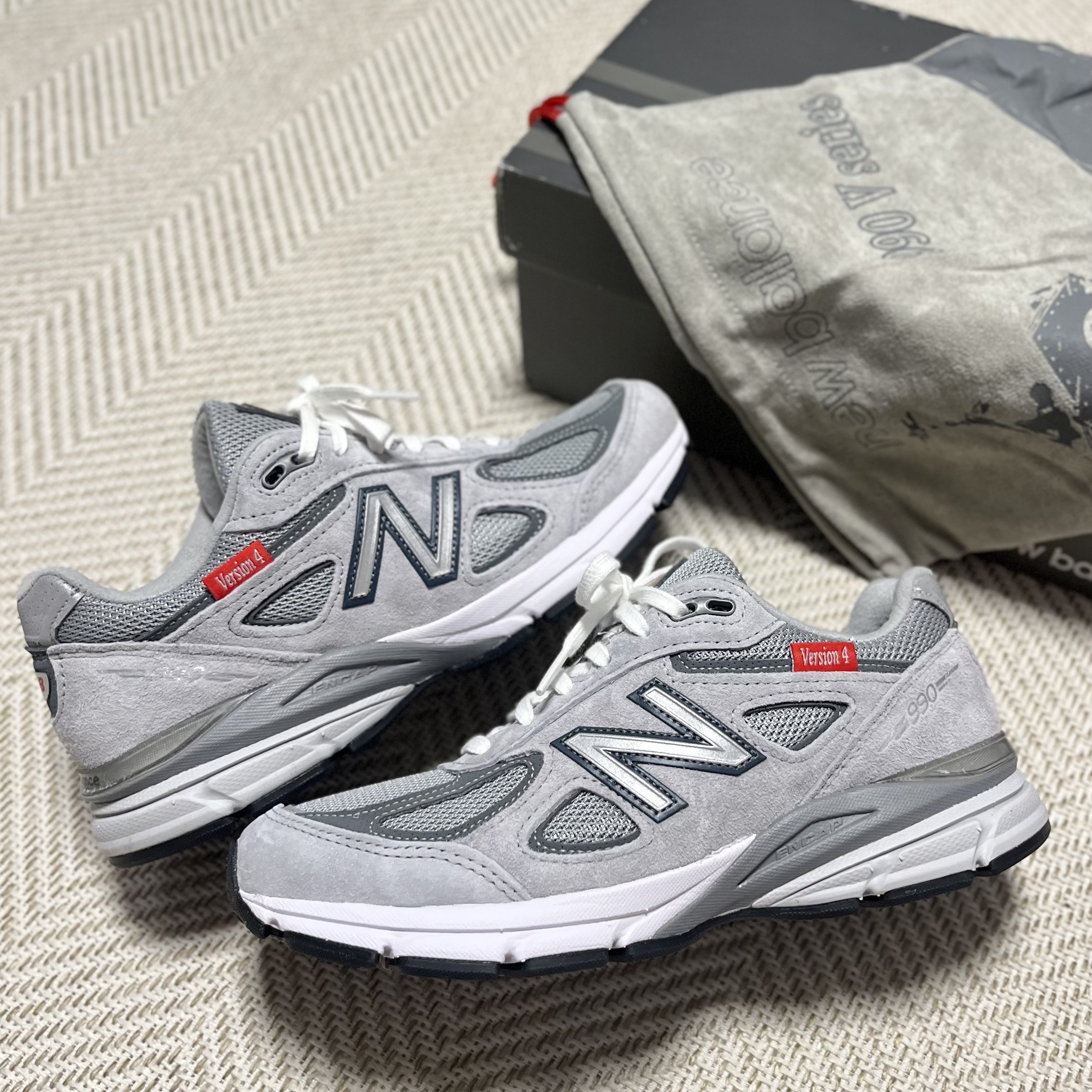 New Balance 990vs4 Made in USA Grey 착용 스타일
