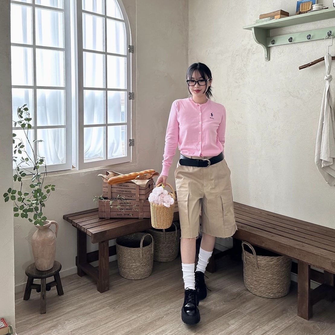 STUDIOTABLE Bermuda Cotton Pocket Pants Beige 착용 스타일 - 1