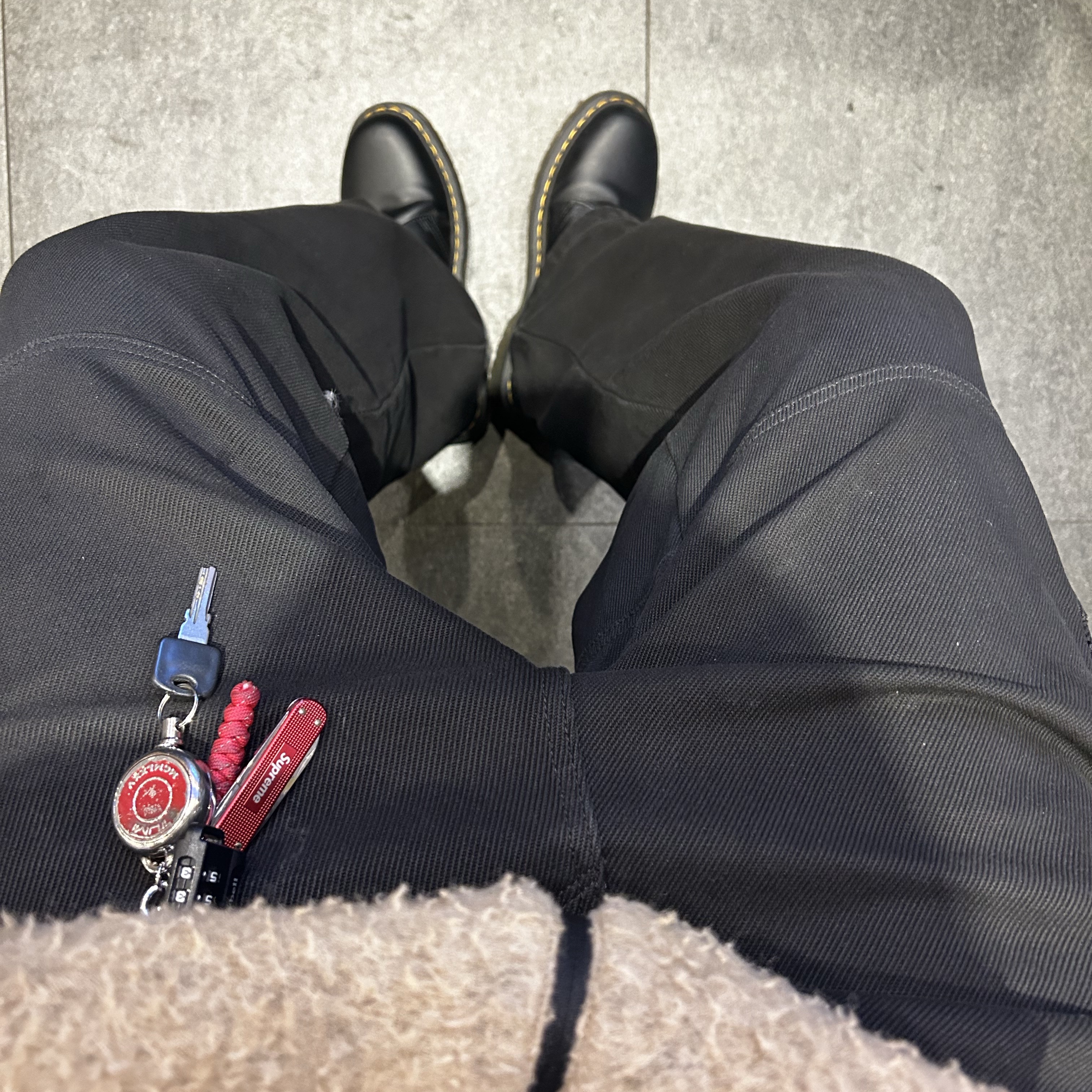 Roa Hiking Lhakpa Black, Dr. Martens 1461 Smooth Black 착용 스타일 - 2