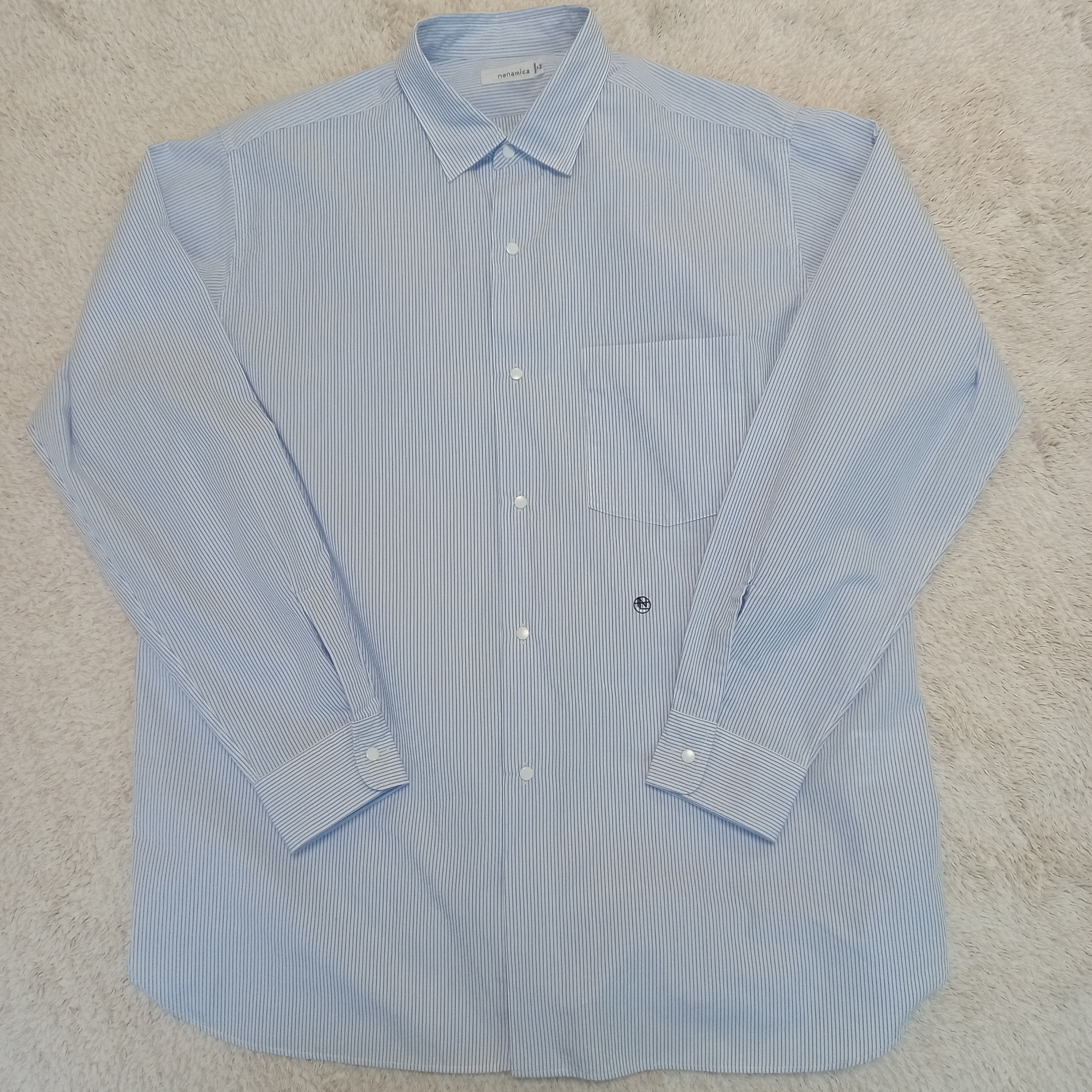 Nanamica Button Down Stripe Wind Shirt Navy 착용 스타일 - 3