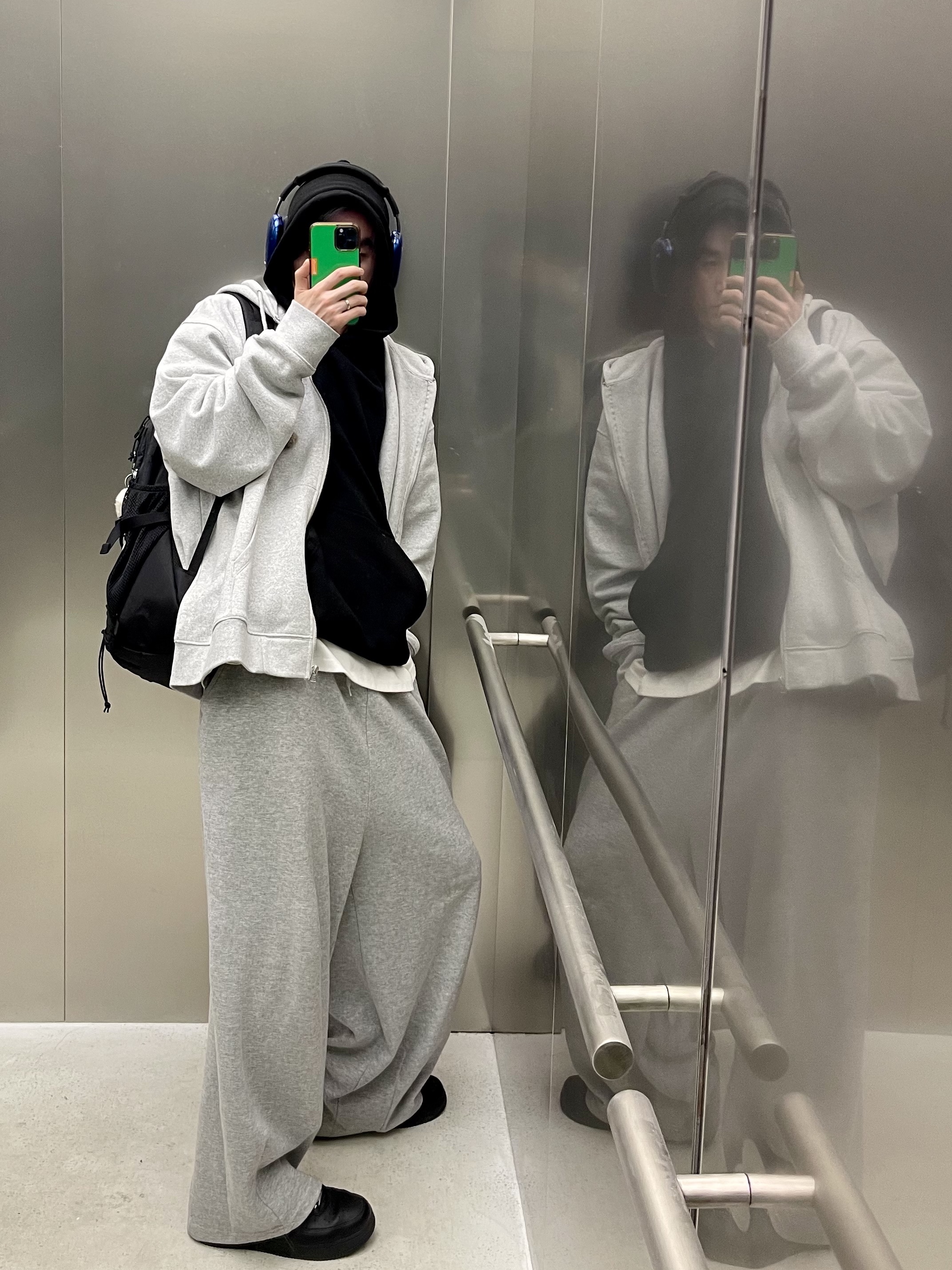 Apple AirPods Max Lightning Space Gray (Korean Ver.), Ader Error Standic AirPods Max Case Z-Blue 착용 스타일 - 3