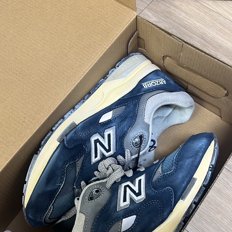 New Balance 1600 Premium Vintage Navy 착용 스타일