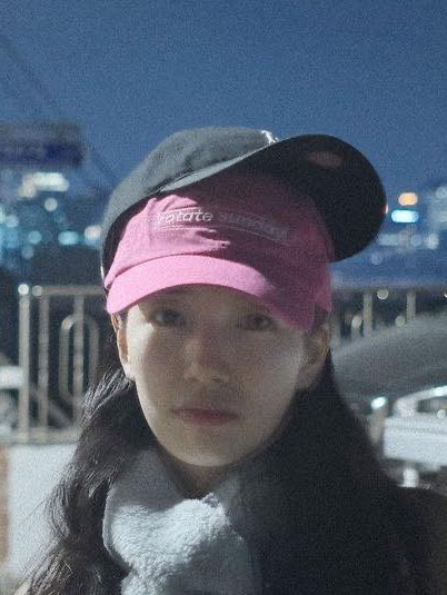New Era x MoMA New York Yankees Cap Navy, Nike Heritage 86 Futura Washed Cap Black White 착용 스타일 - 6