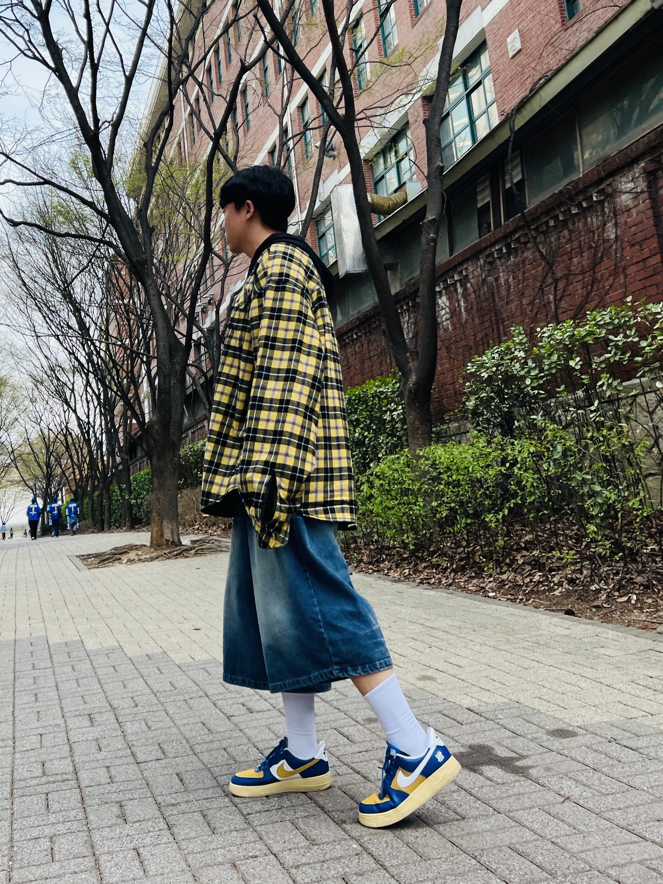 Project G/R Reversible Hoodie Check Shirts Black Yellow, Nike x Undefeated Air Force 1 Low SP 5 On It Court Blue 착용 스타일