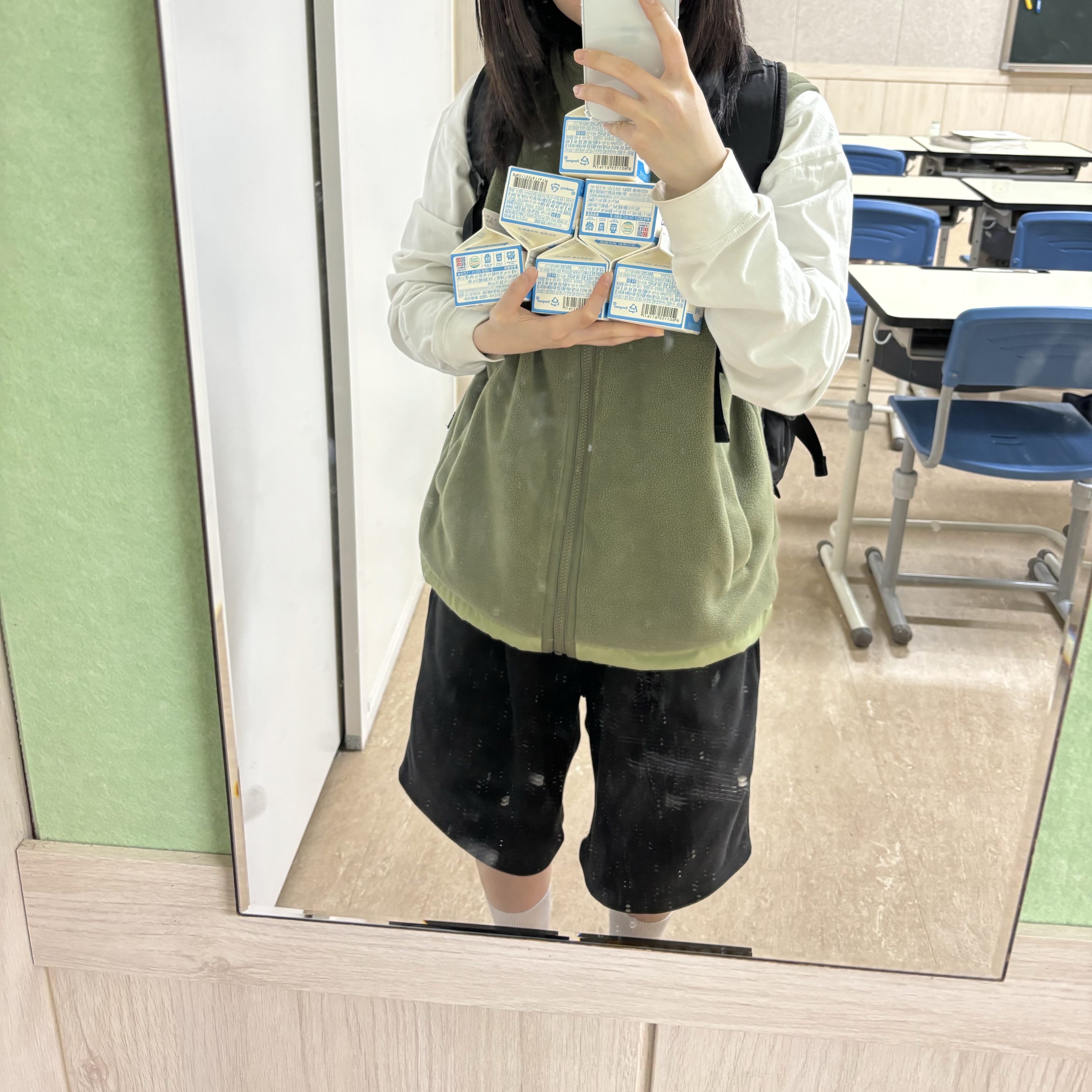 Nike Club Fleece+ Winterized Vest Medium Olive - Asia 착용 스타일