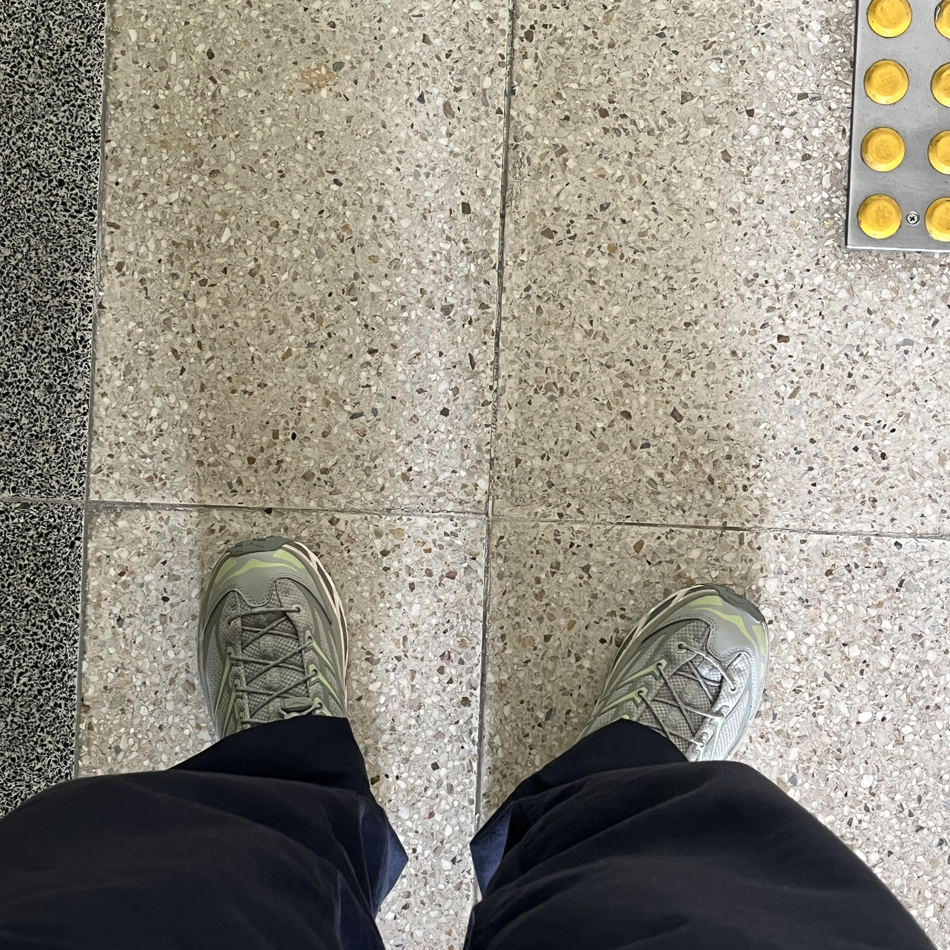 Hoka Mafate Three2 Barley Seed Green Grey - 24SS 착용 스타일