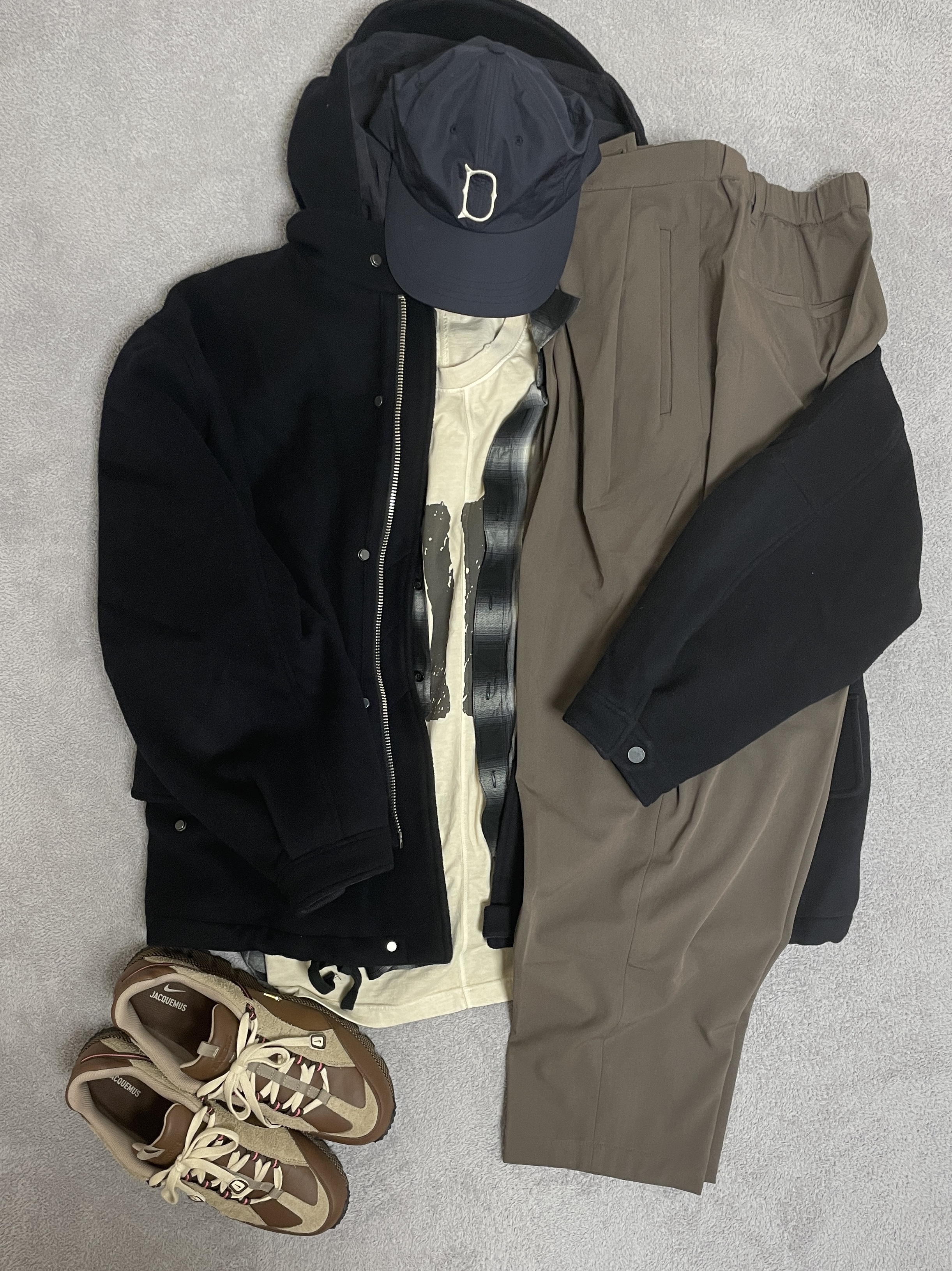 Nike x Jacquemus Air Humara LX Ale Brown and Gold 착용 스타일 - 5