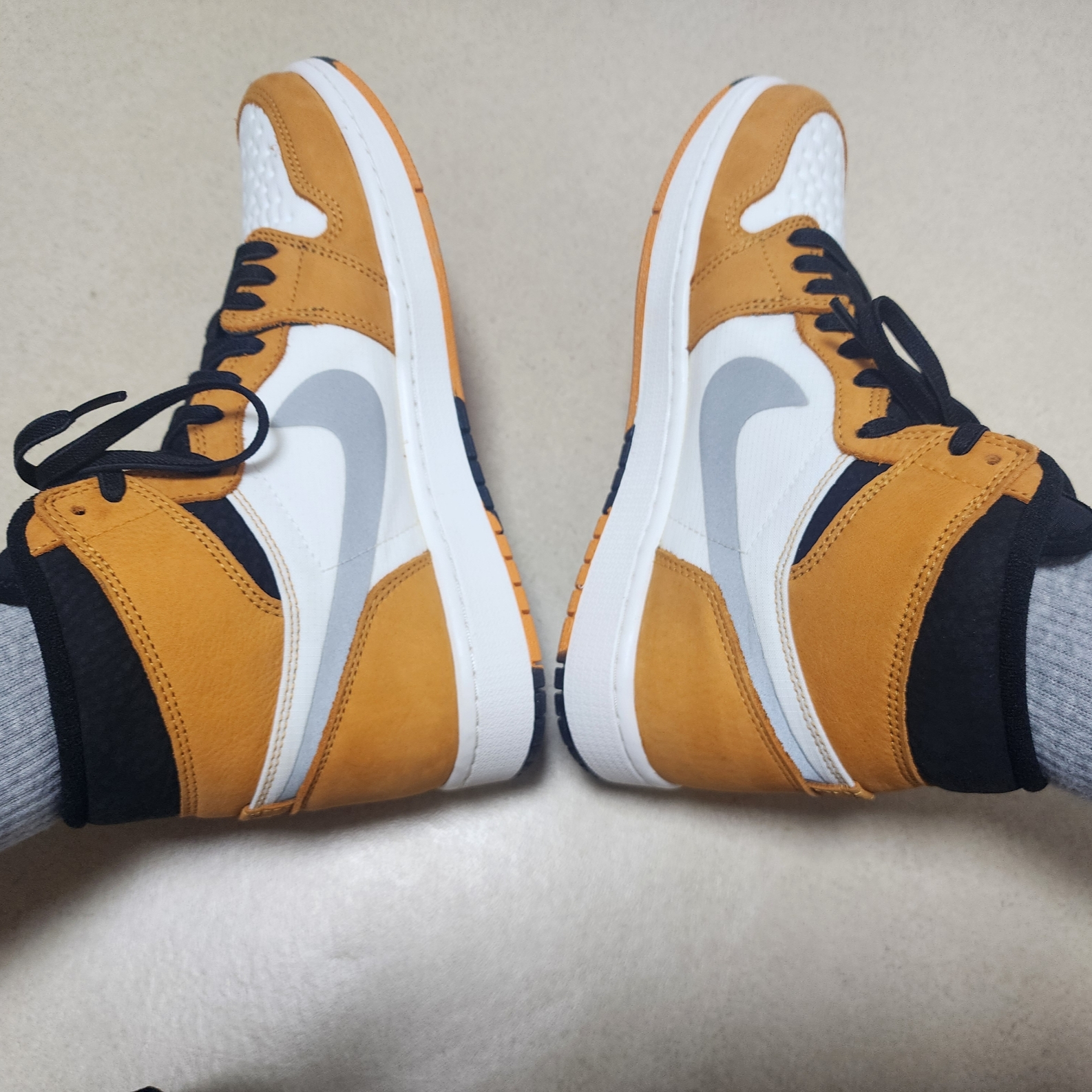 Jordan 1 Element Gore-Tex Light Curry 착용 스타일