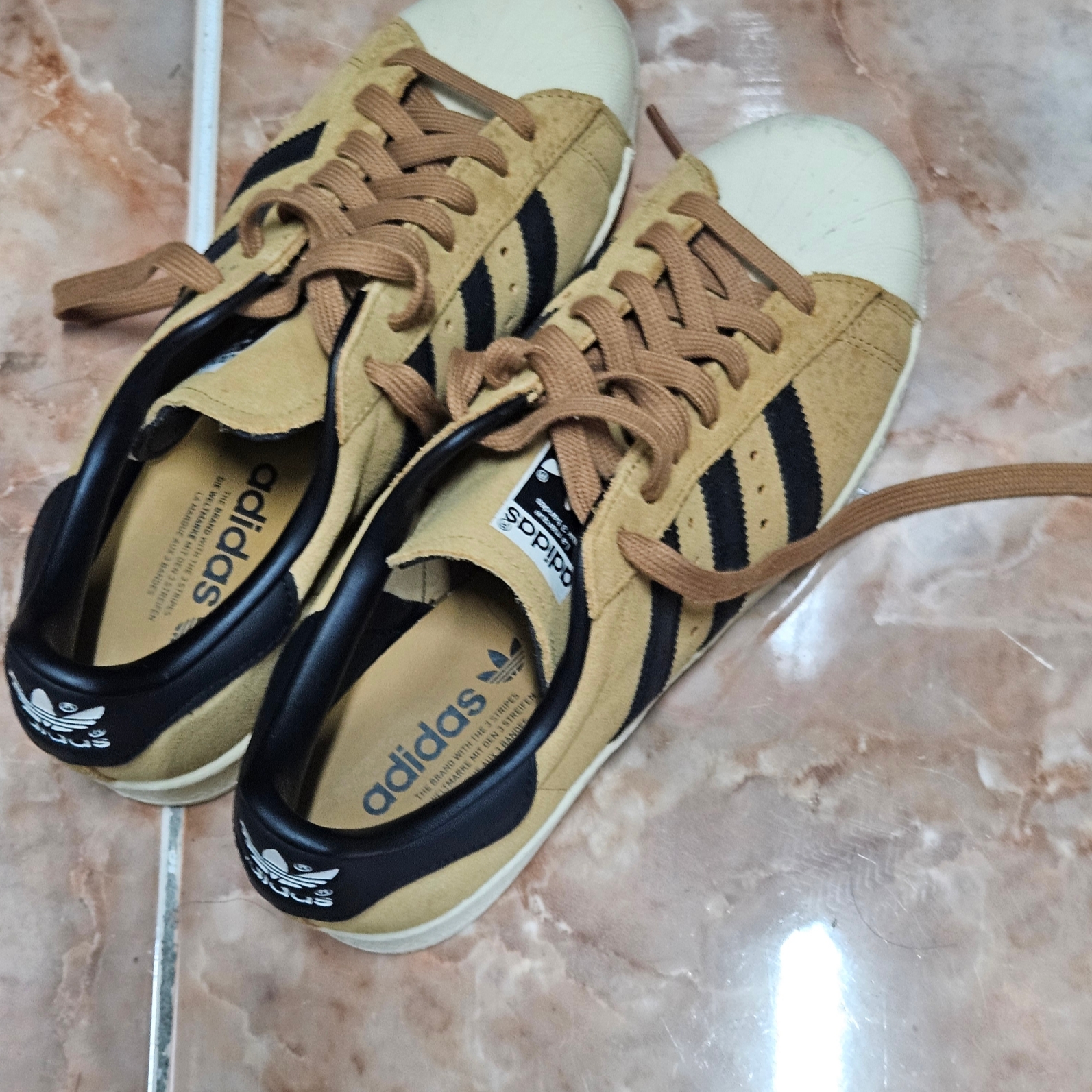 Adidas Superstar 82 Mesa Core Black 착용 스타일