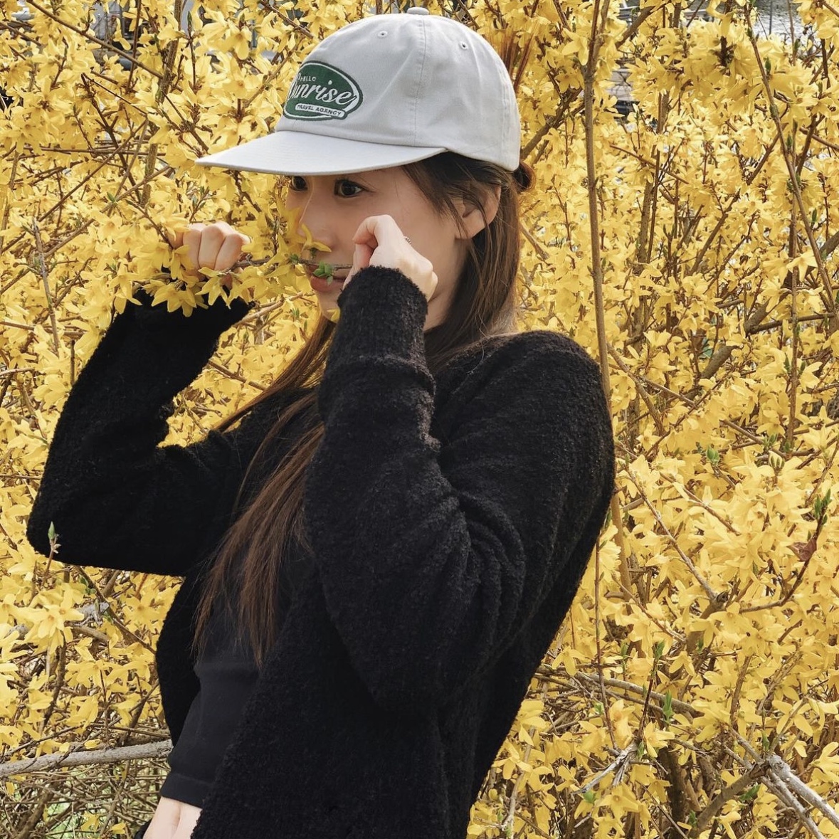Hello Sunrise Oval Logo 6Panel Cap Beige, Hello Sunrise Oval Logo 6Panel Cap Navy 착용 스타일