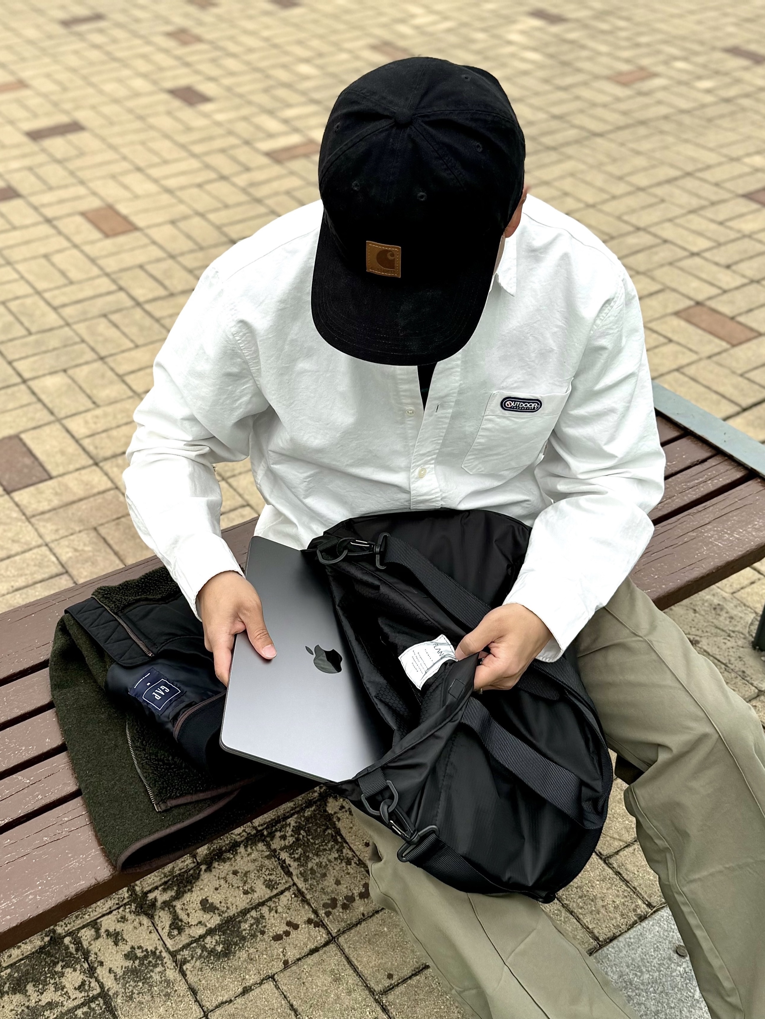 Apple 2022 MacBook Air 13 M2 8-Core 512GB SSD / 16GB RAM Midnight (Korean Ver.), Carhartt Canvas Cap Black 착용 스타일