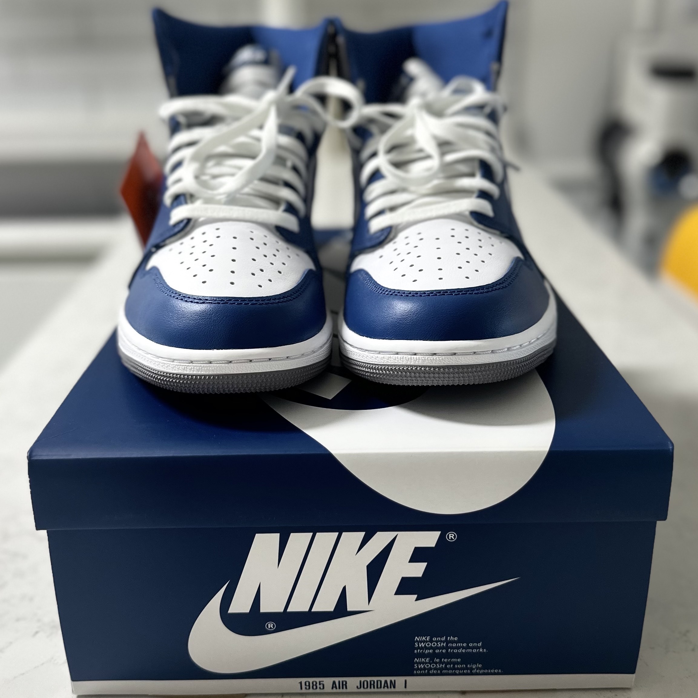 Jordan 1 Retro High OG True Blue 착용 스타일 - 4