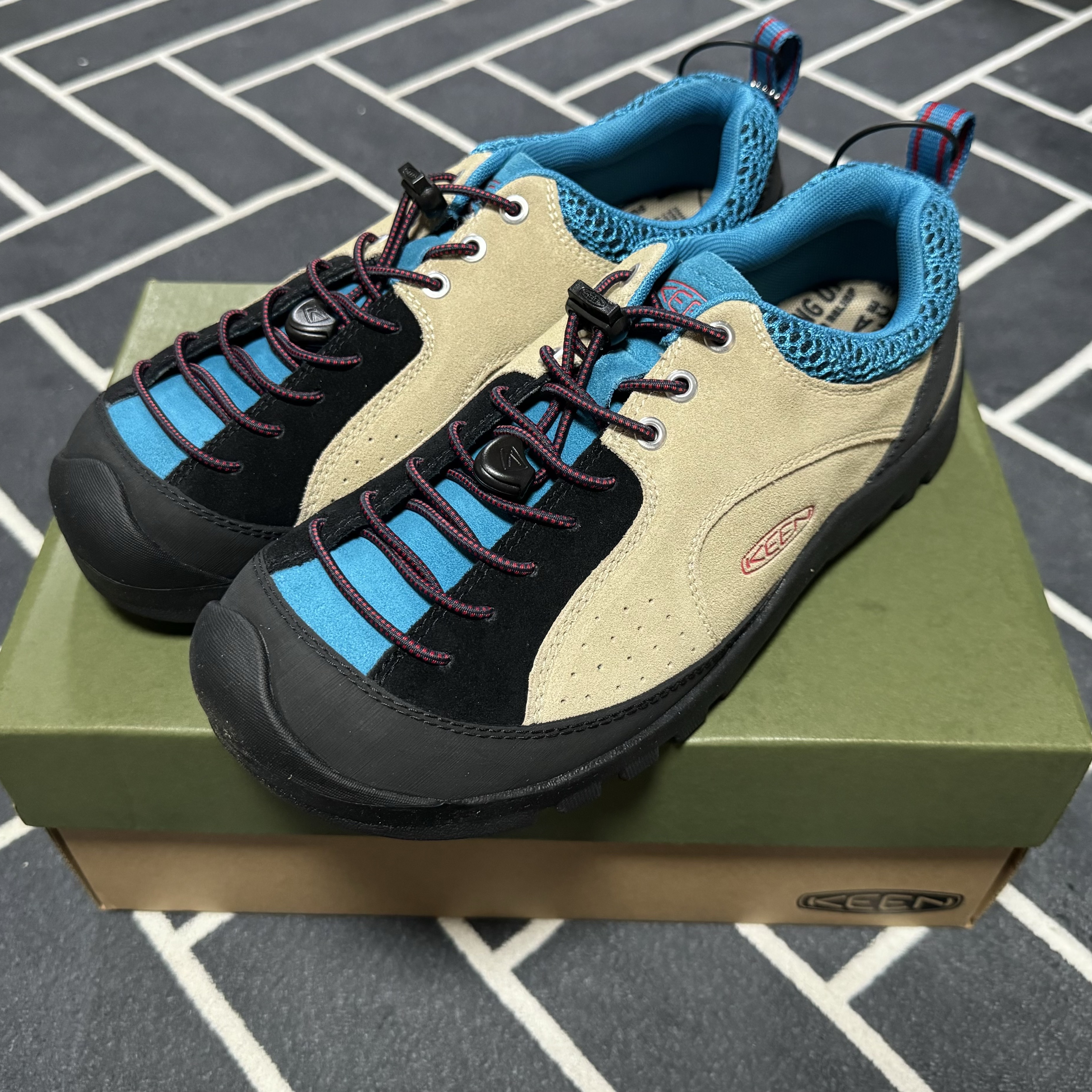 Keen Jasper Rocks SP Sneakers Beige 착용 스타일