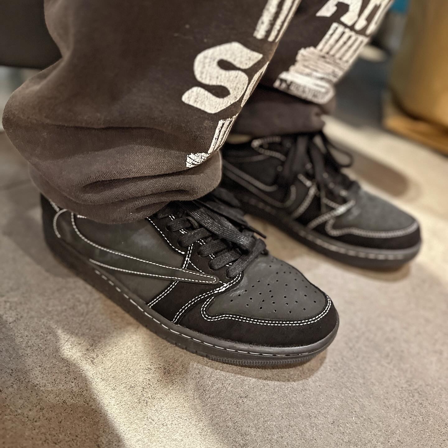 Saint Mxxxxxx x Aries Hoodie St Aries Black, Saint Mxxxxxx x Aries Sweatpants St Aries Black 착용 스타일 - 2