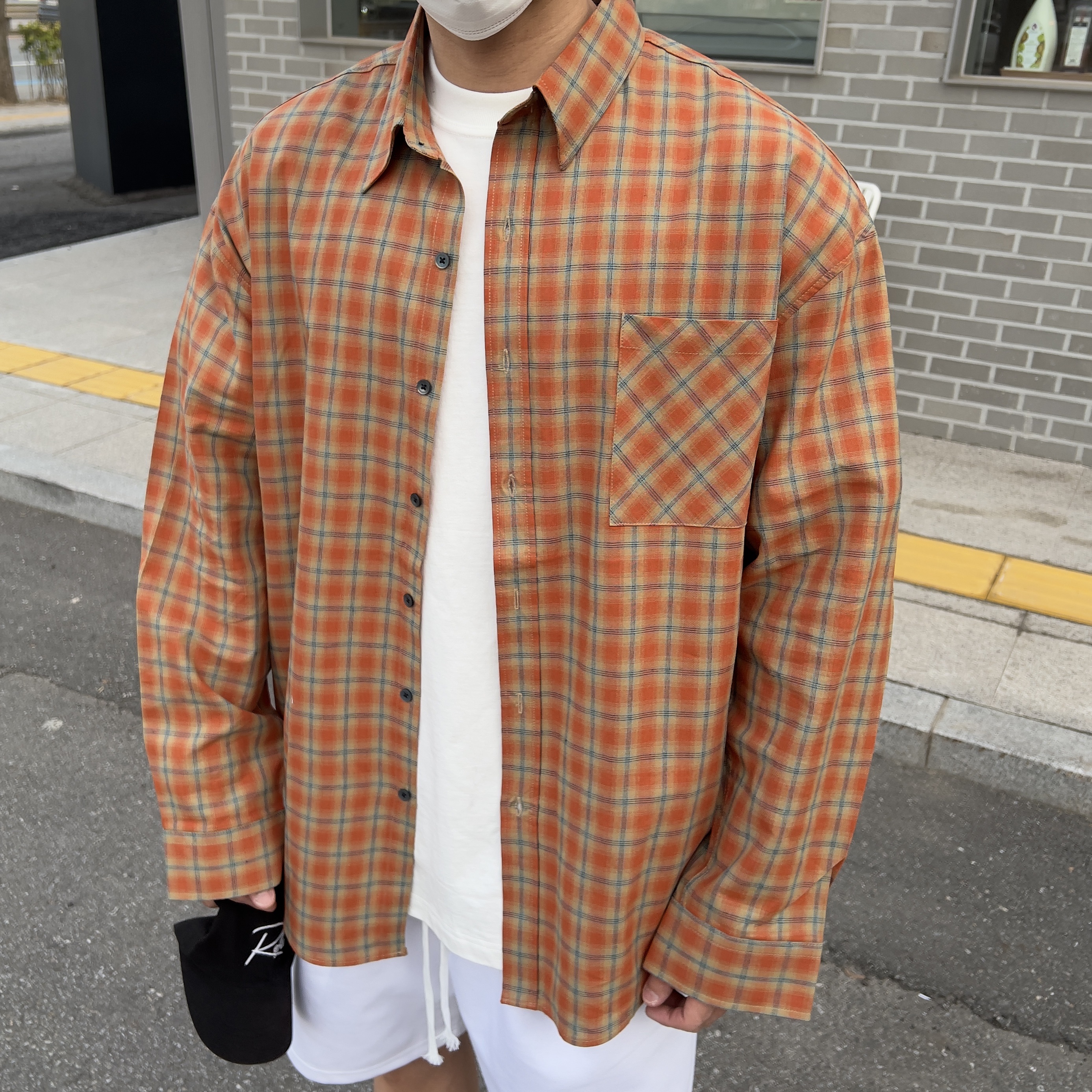 Oakley Factory Team x Brain Dead Flesh Milk Black 착용 스타일 - 3