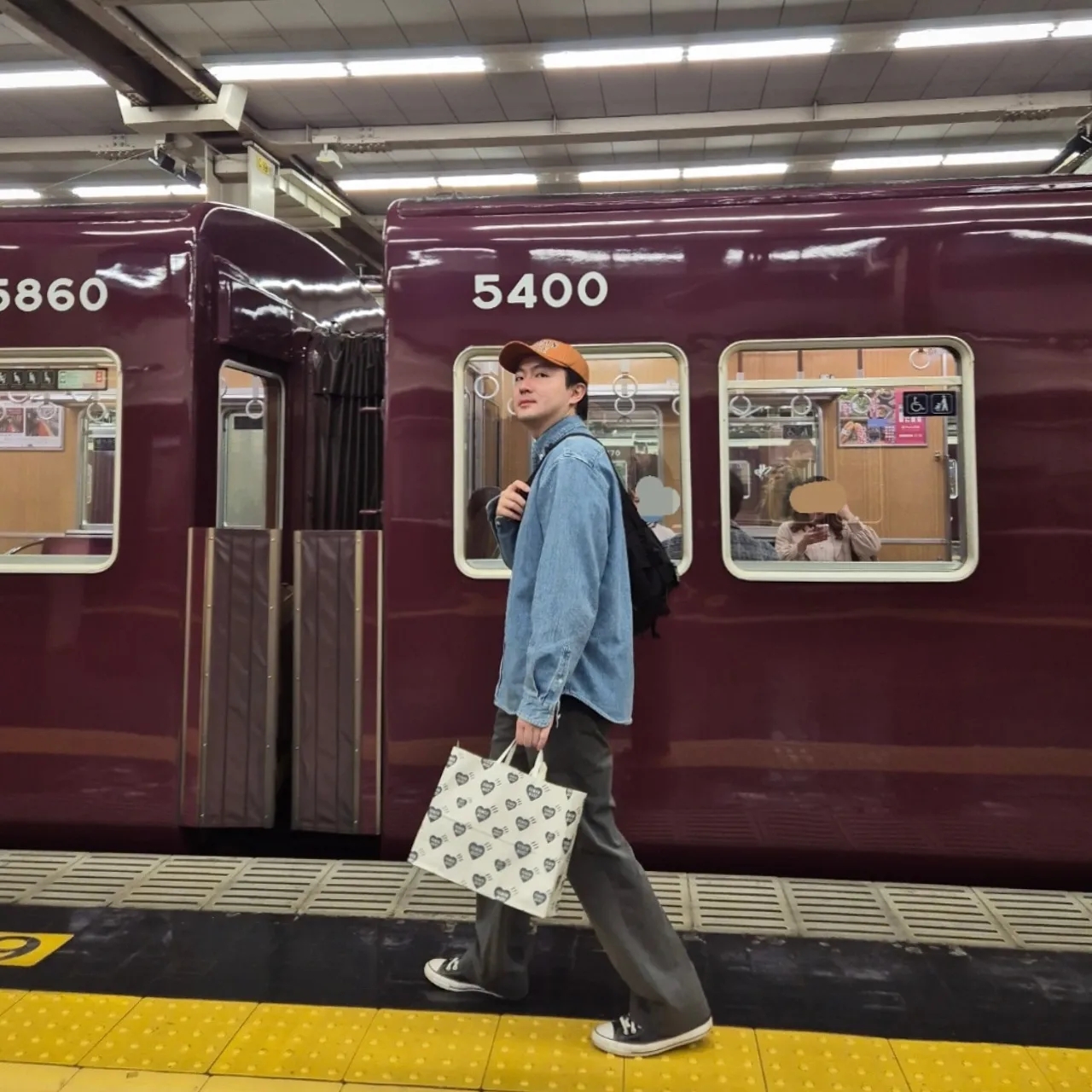 Supreme Small Box Shirt Denim - 23FW, Human Made 6 Panel Cap #2 Orange 착용 스타일
