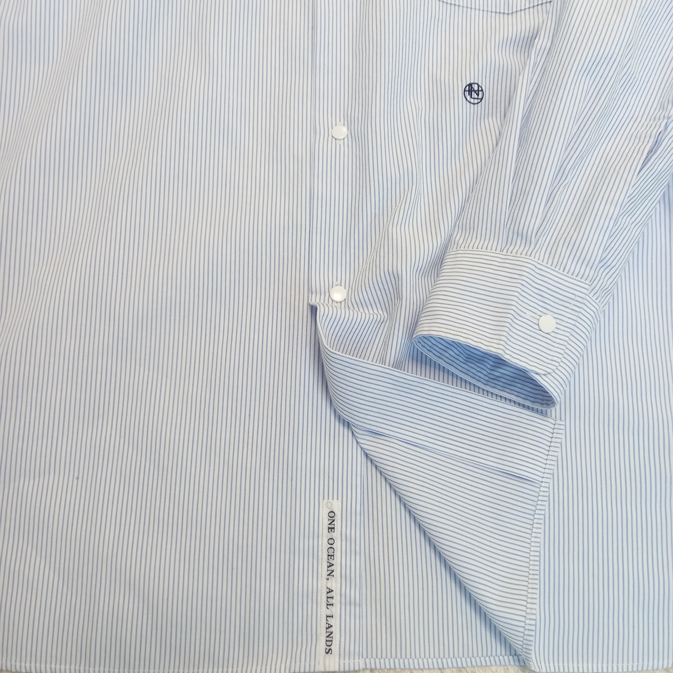 Nanamica Button Down Stripe Wind Shirt Navy 착용 스타일 - 5