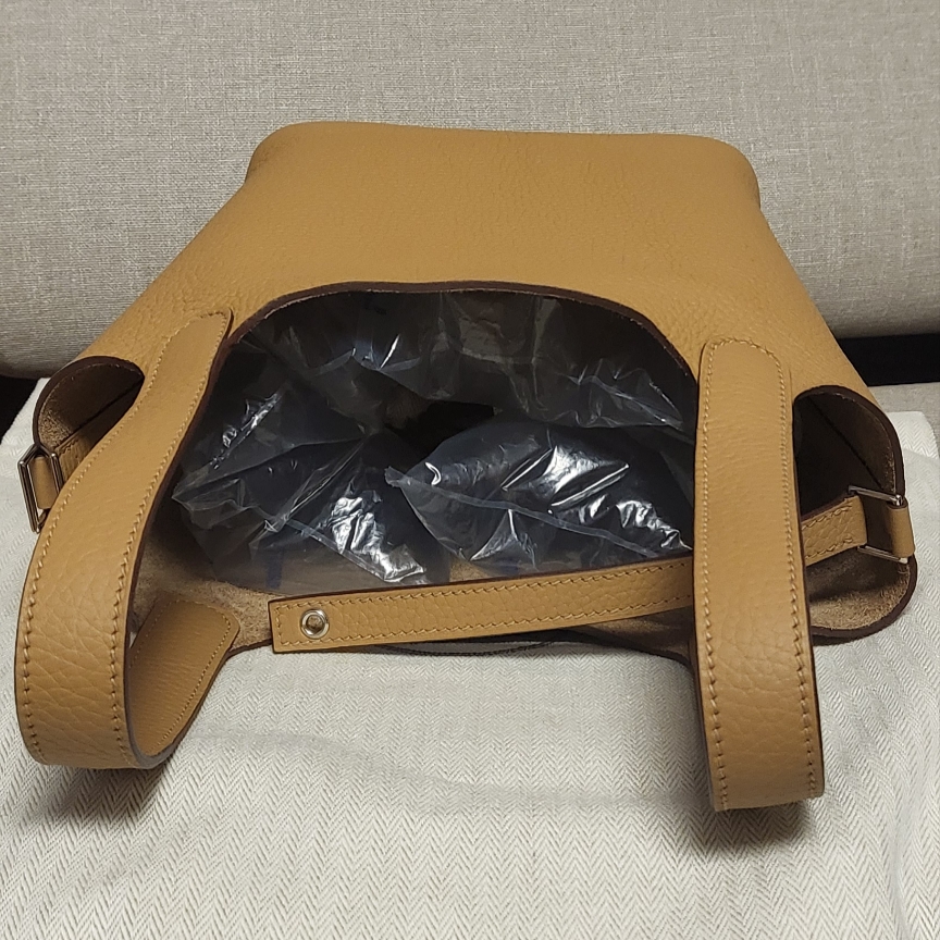 Hermes Picotin Lock 18 Bag Clemence & Palladium Biscuit 착용 스타일