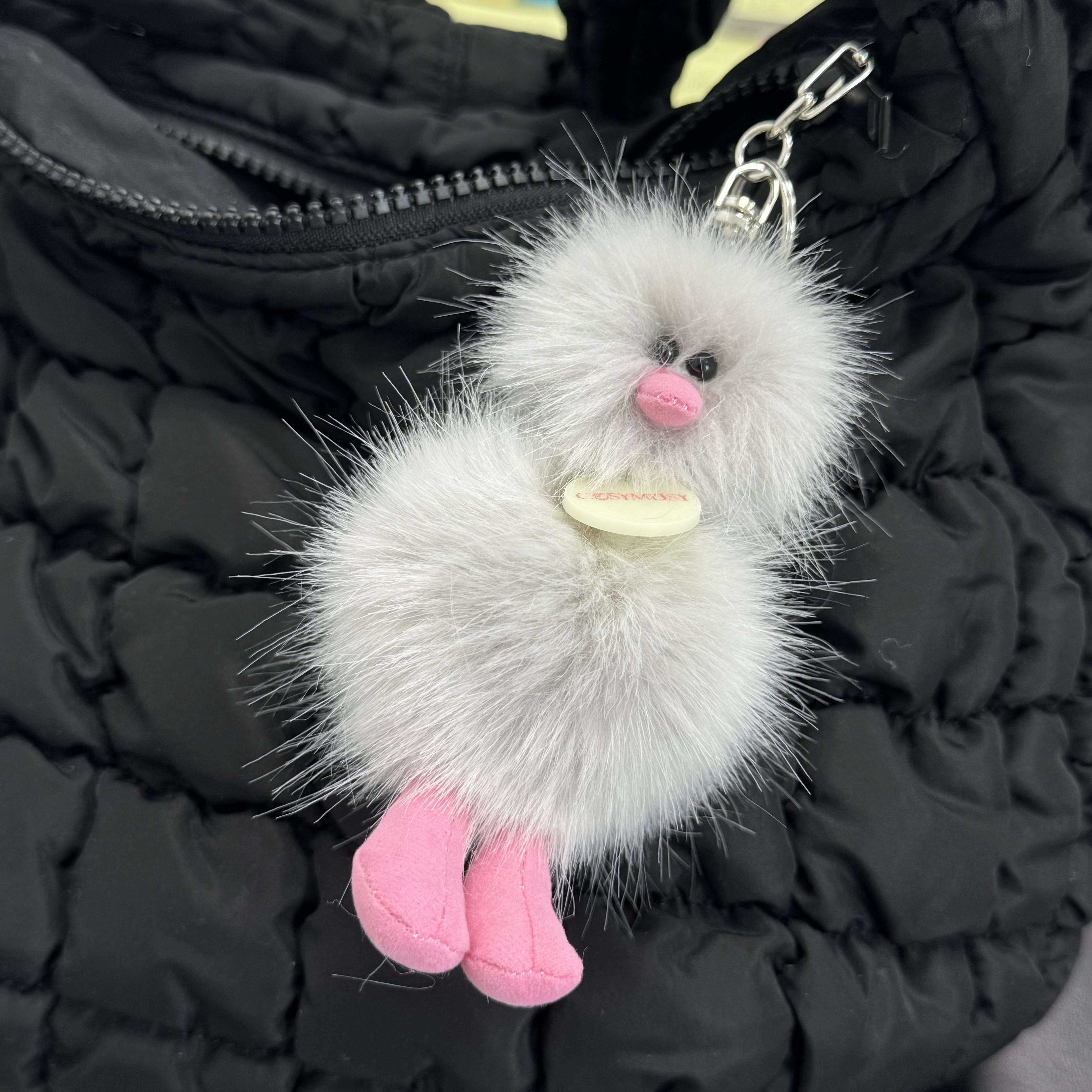 Cosymosy Mini Bird Bird Keyring Light Gray 착용 스타일