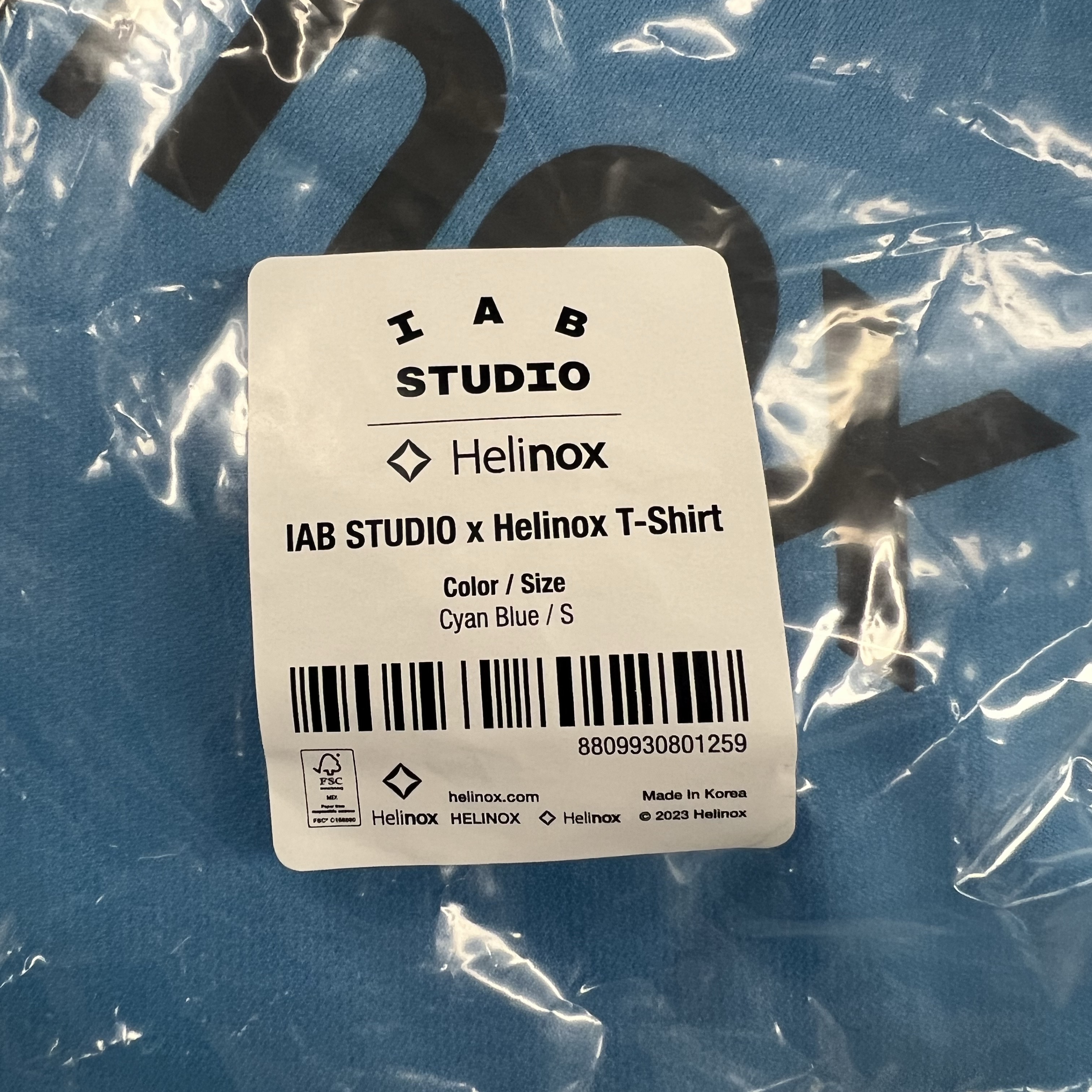 IAB Studio x Helinox T-Shirt Cyan Blue 착용 스타일 - 4