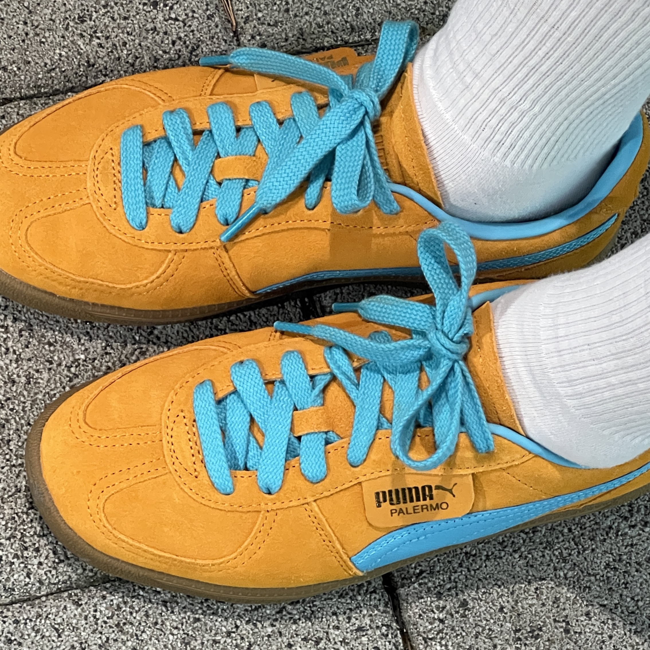Puma Palermo Dark Cheddar Bright Aqua 착용 스타일