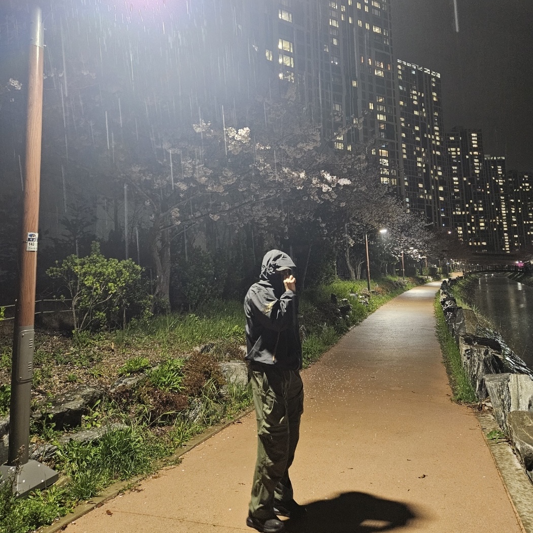 Palace x Arc'teryx 6-Panel Black - 20FW, Arc'teryx x Beams Zeta SL Jacket Black Gold 착용 스타일 - 2