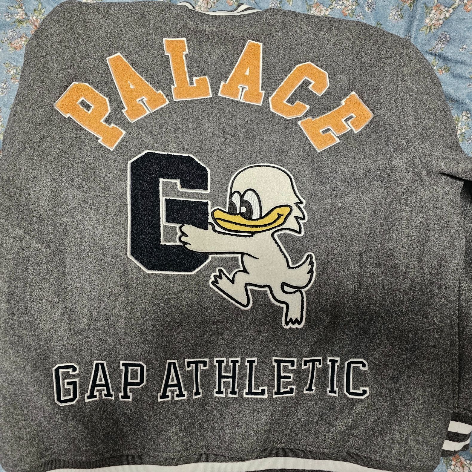 Palace x Gap Varsity Jacket Grey - 24SS, [예약 배송] NOS7 x Monamhee SON.hee Cream 착용 스타일 - 2