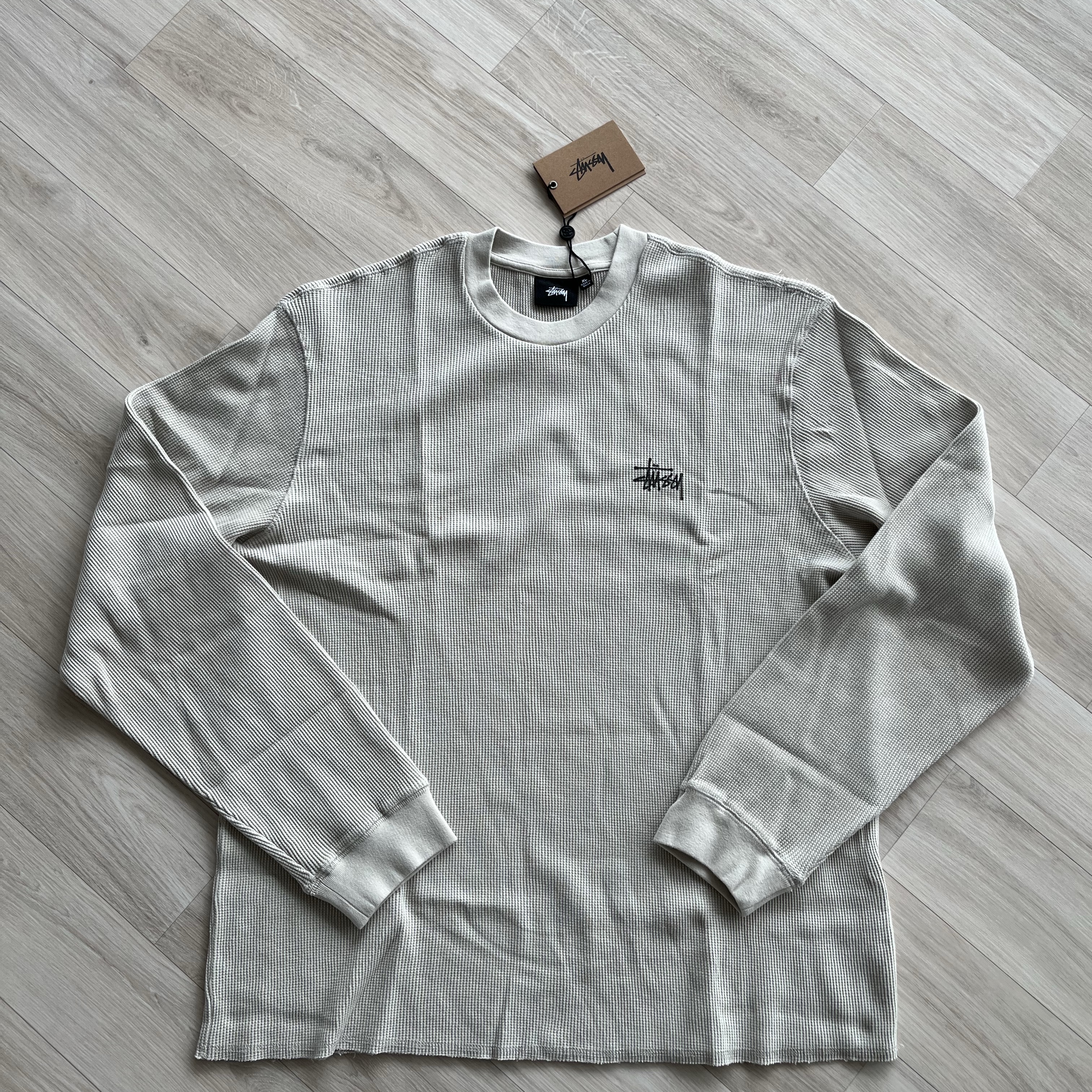Stussy Basic Stock Thermal LS T-Shirt Bone, Stussy Basic Stock Thermal LS T-Shirt Washed Black 착용 스타일 - 2