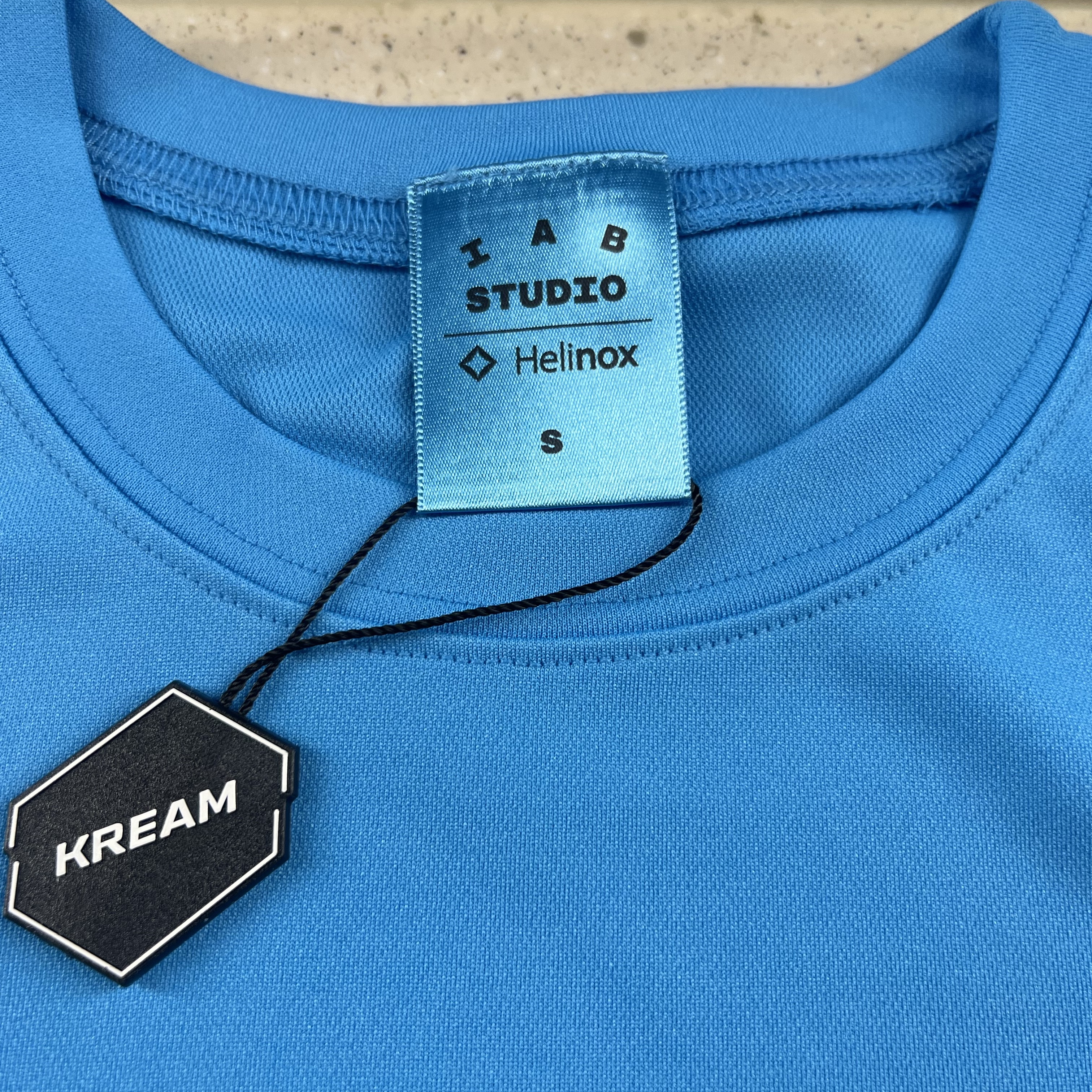 IAB Studio x Helinox T-Shirt Cyan Blue 착용 스타일 - 1