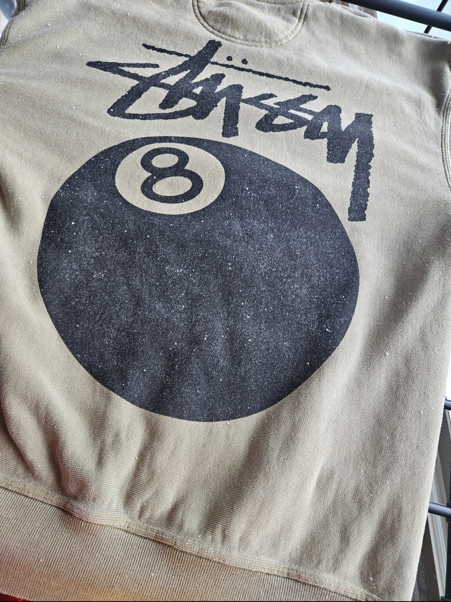 Stussy 8 Ball Crew Pigment Dyed Natural, Stussy 8 Ball Crew Pigment Dyed Black 착용 스타일 - 4